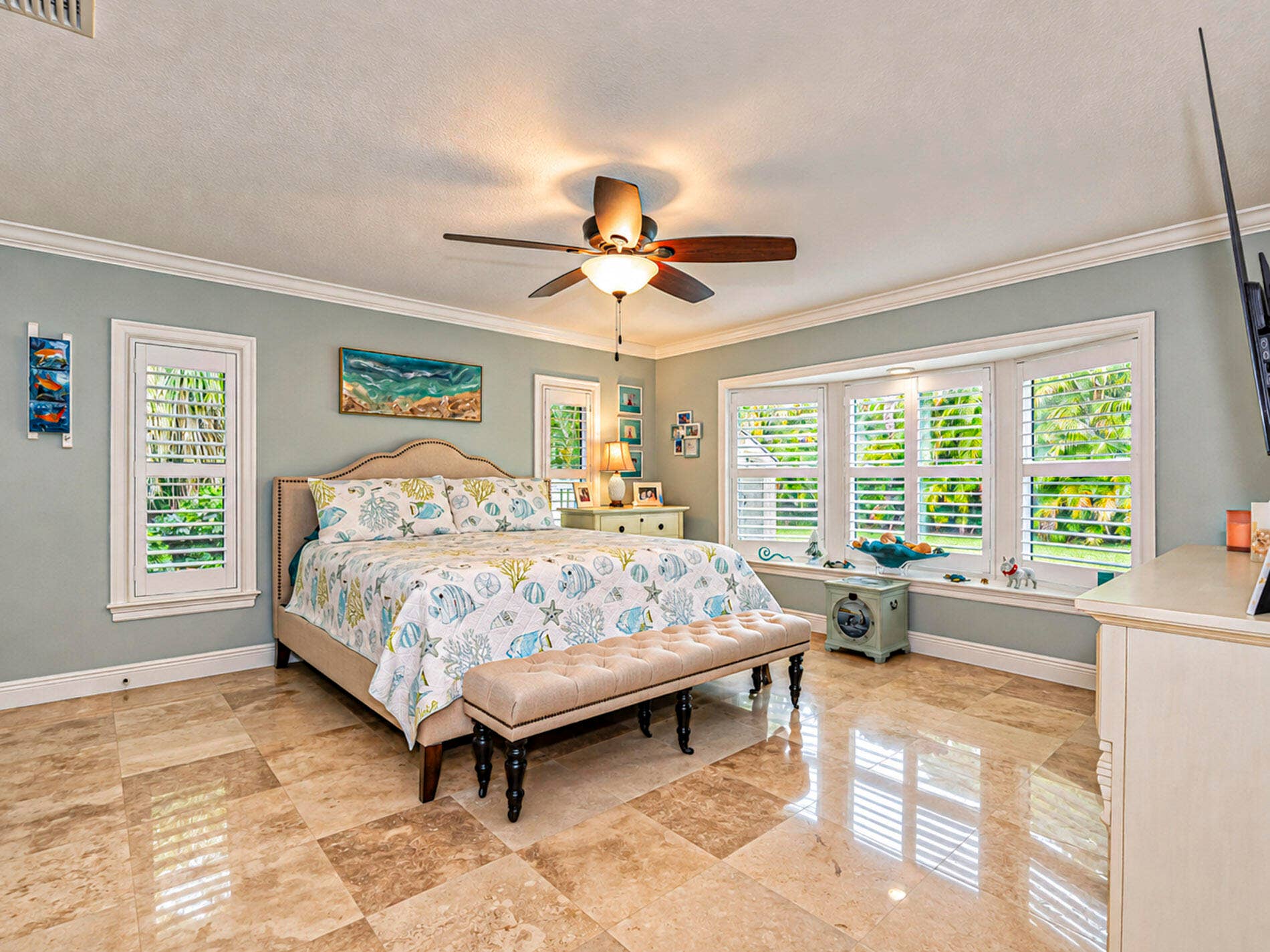 215 8TH Terrace, Vero Beach, FL 32962 Large Primary Bed and Ensuite
