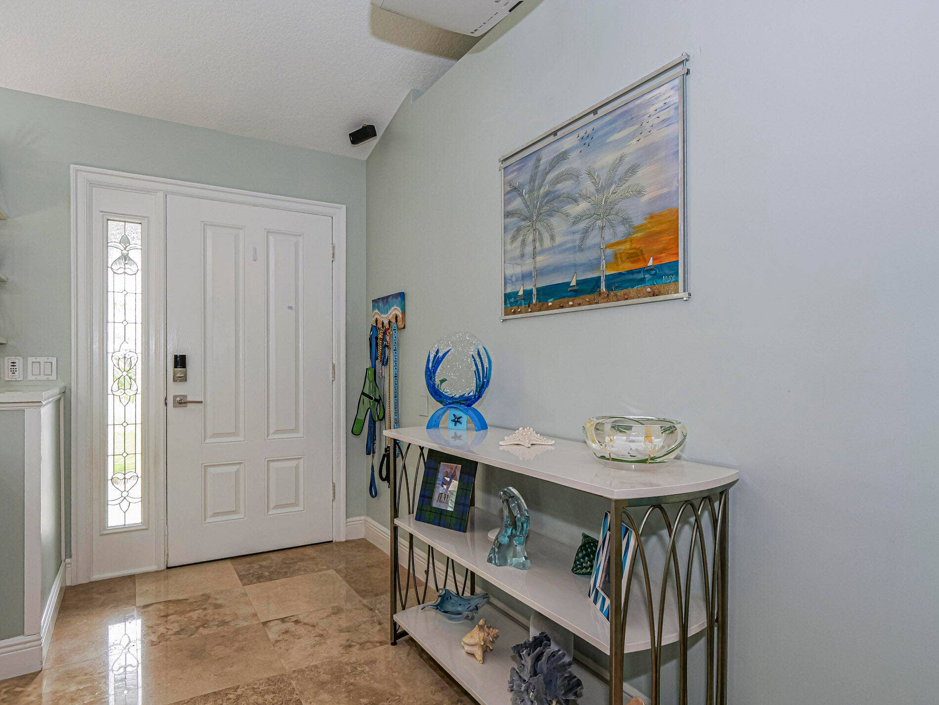215 8TH Terrace, Vero Beach, FL 32962 Entryway.