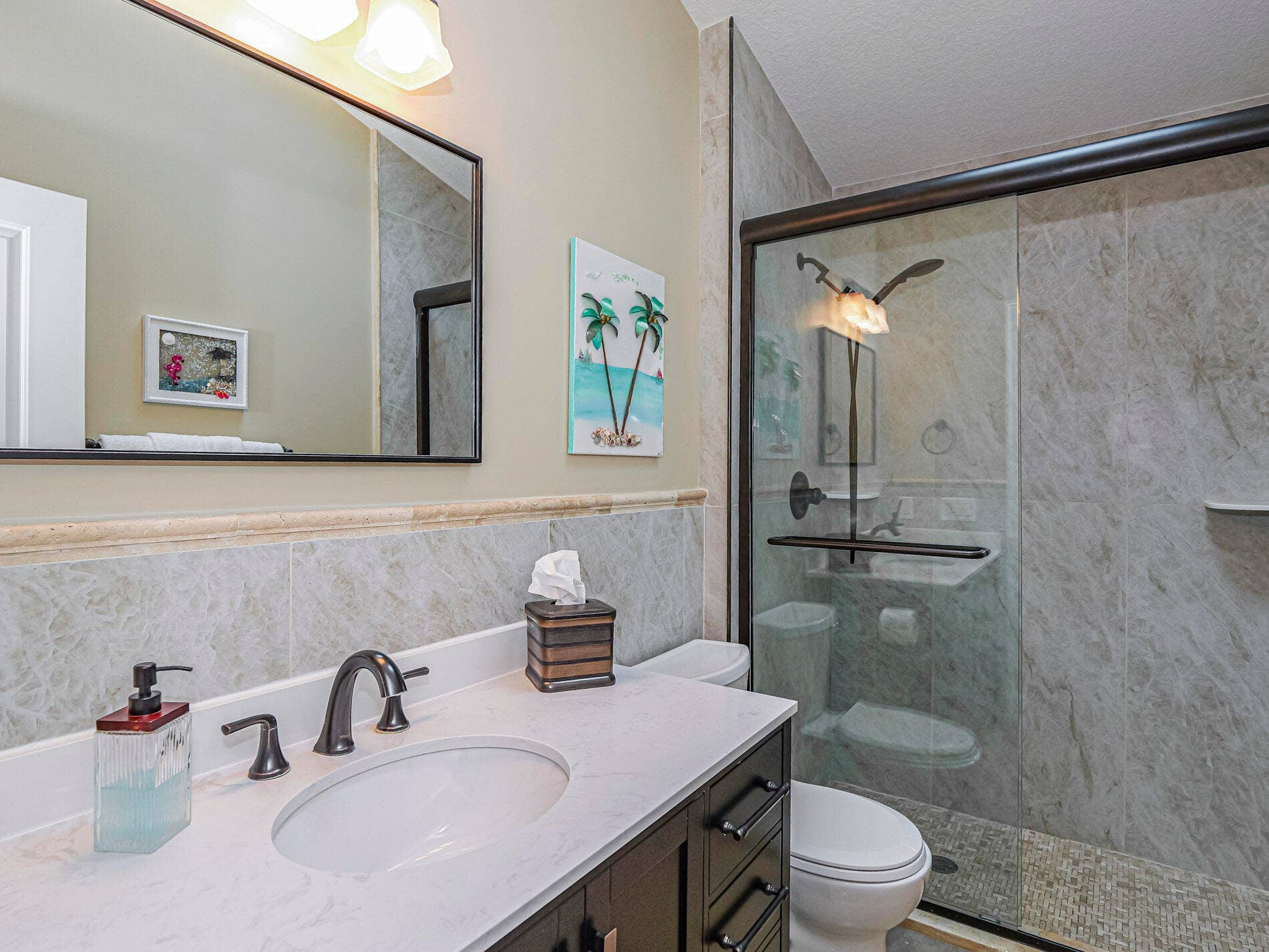 215 8TH Terrace, Vero Beach, FL 32962 Second Bathroom