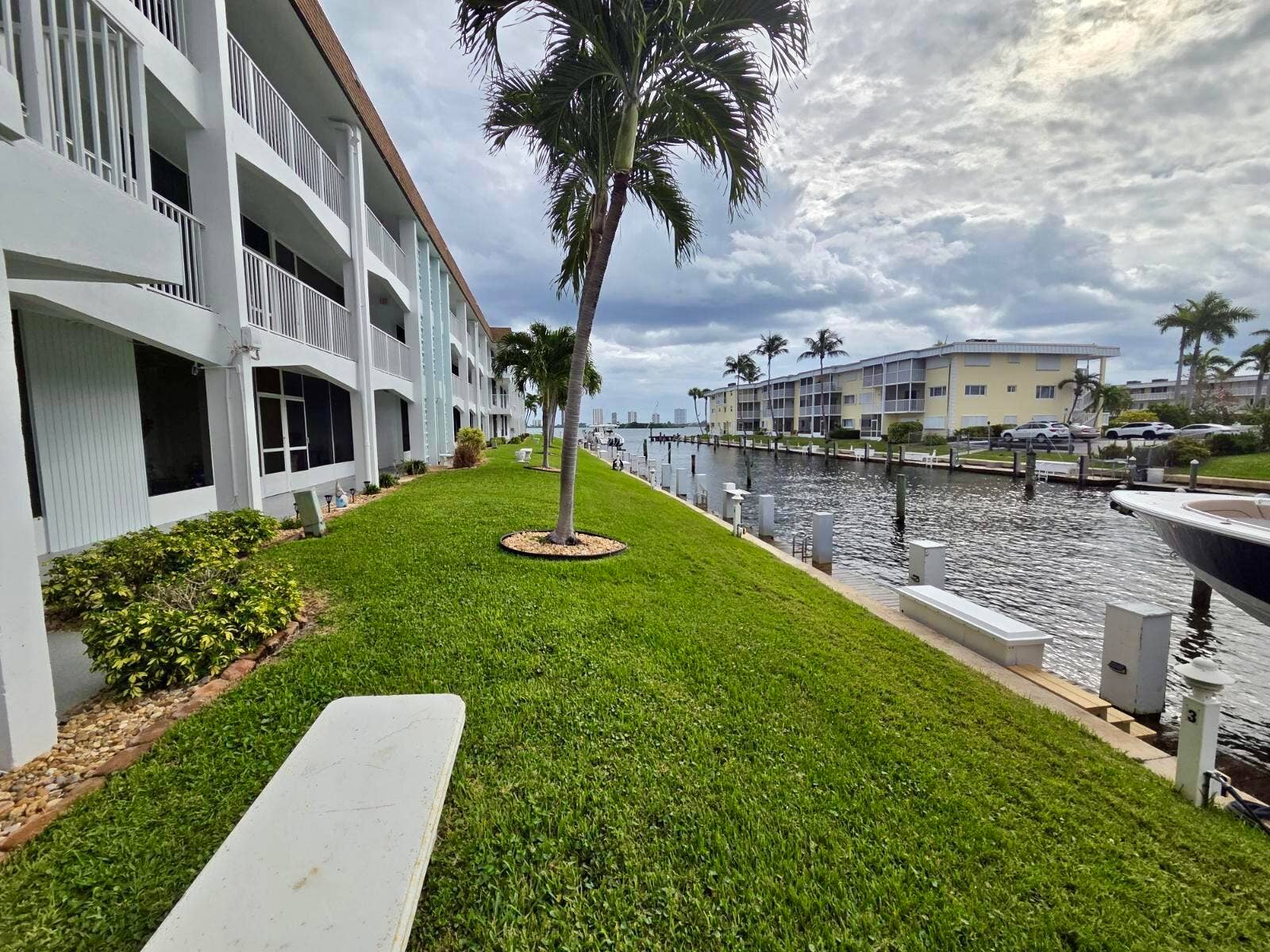 110 Shore Court, #112-B, North Palm Beach, FL 33408 4