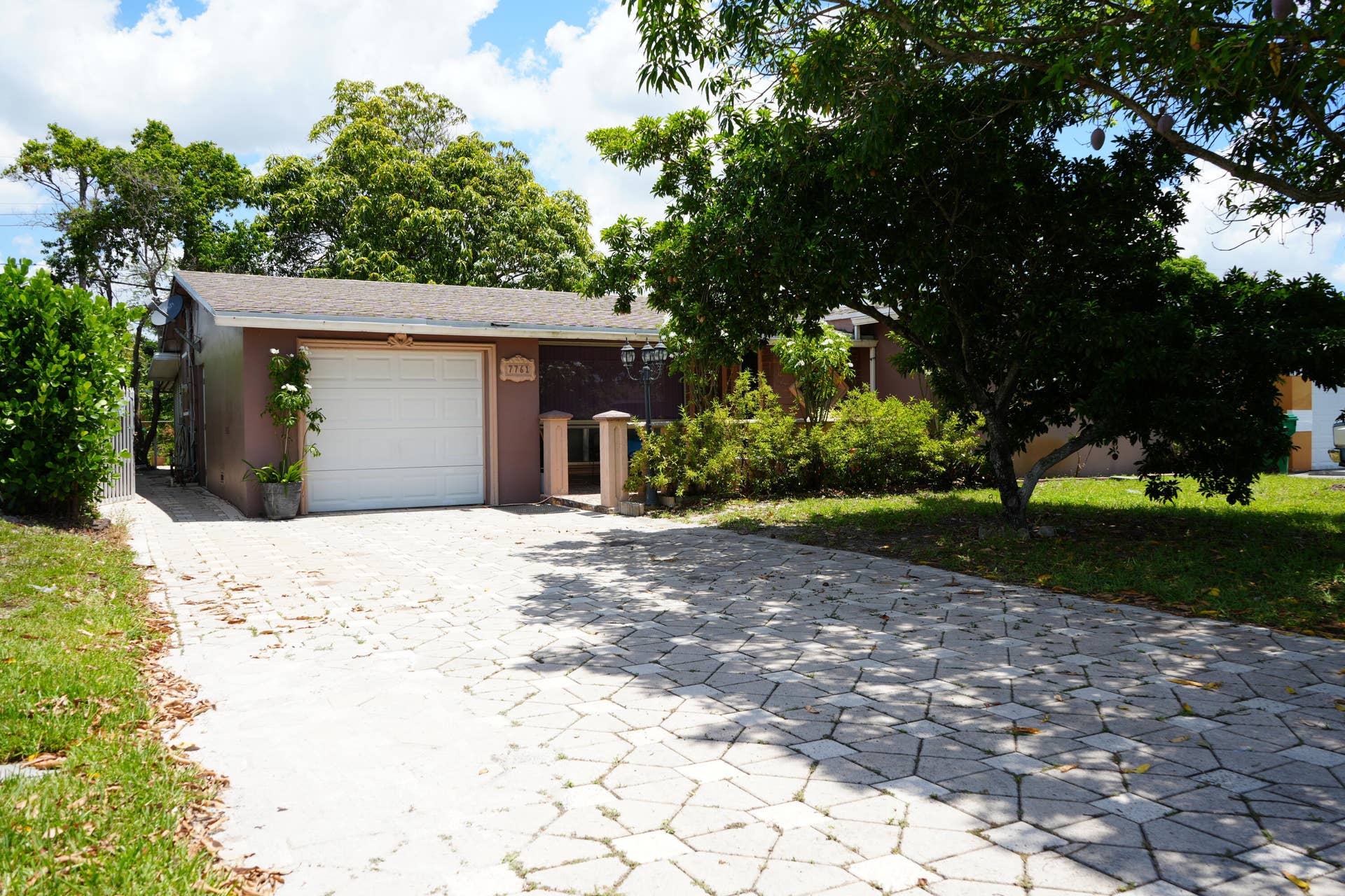 7761 BILTMORE Boulevard, Miramar, FL 33023 DSC00385