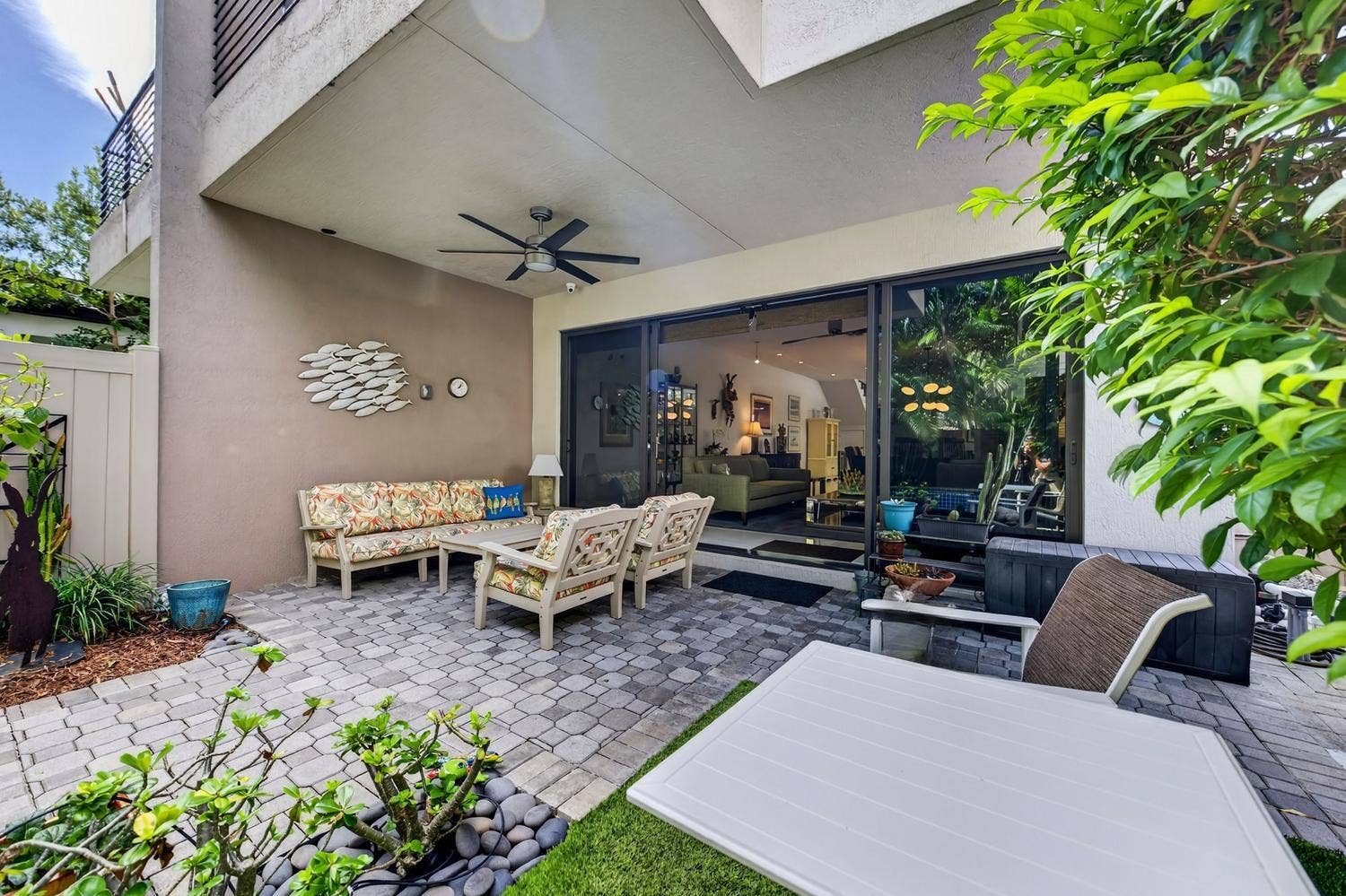 930 NE 16th Avenue, Fort Lauderdale, FL 33304 011-027-Patio-1500x1000