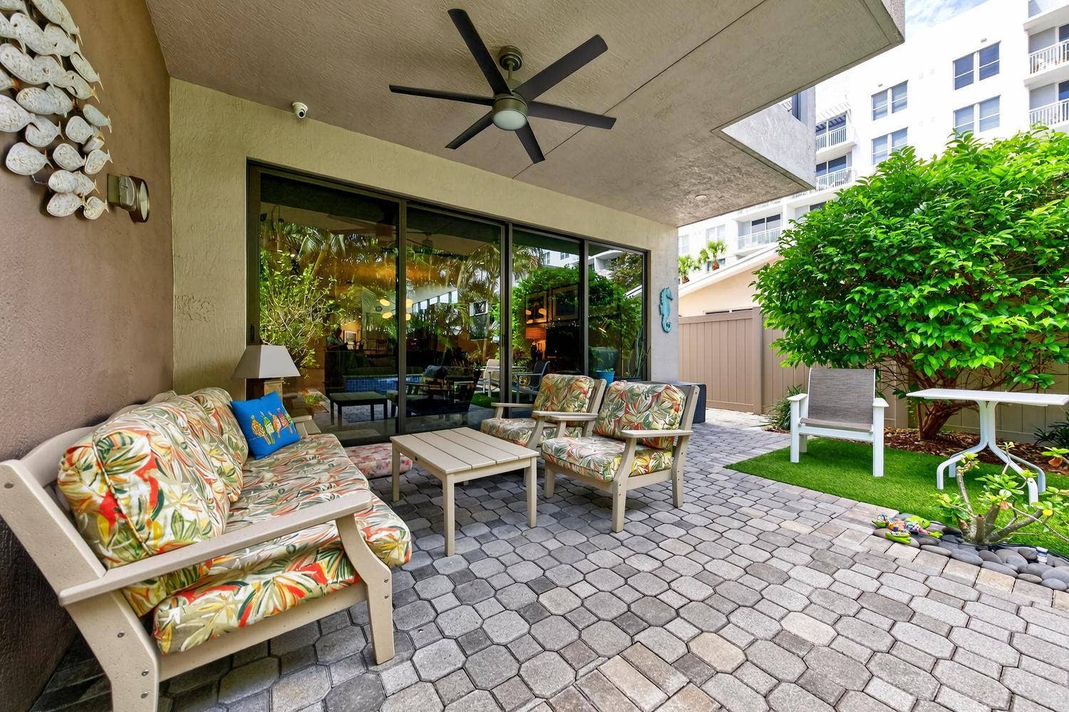 930 NE 16th Avenue, Fort Lauderdale, FL 33304 010-019-Patio-1500x1000