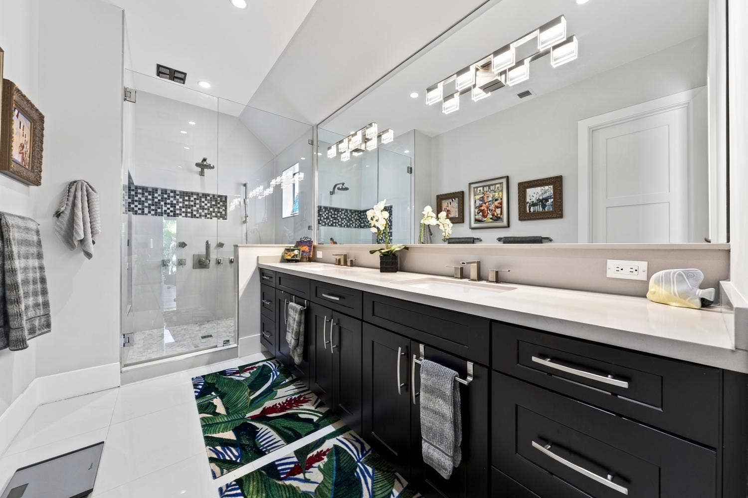 930 NE 16th Avenue, Fort Lauderdale, FL 33304 044-009-Primary Bath-1500x999