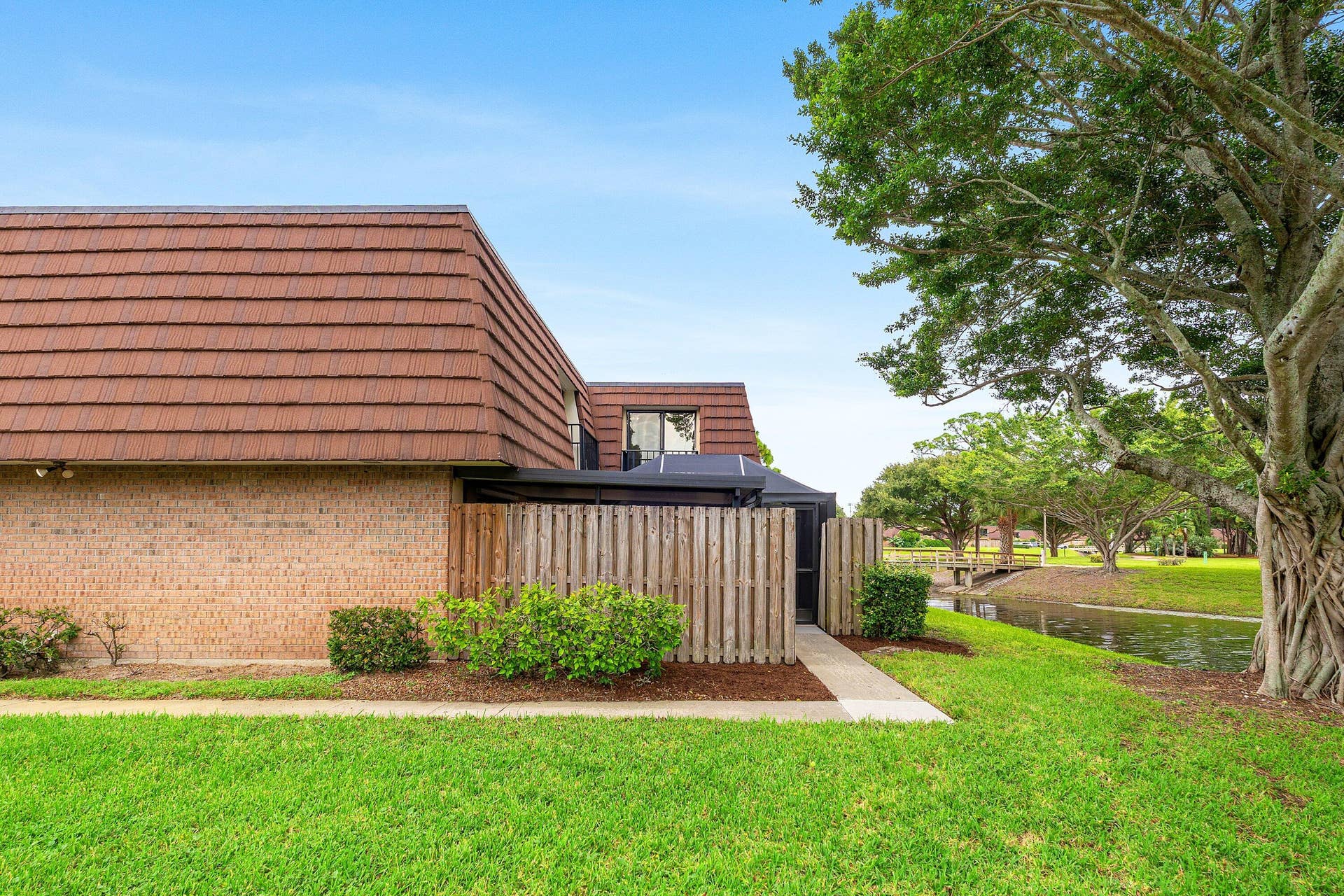 1815 18th Lane, Palm Beach Gardens, FL 33418 Side View
