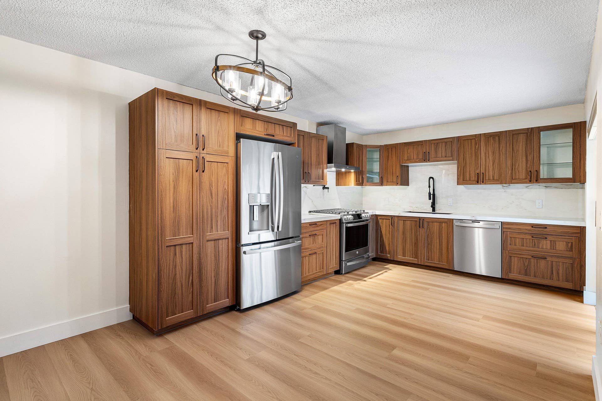 1815 18th Lane, Palm Beach Gardens, FL 33418 Renovated Open Kitchen