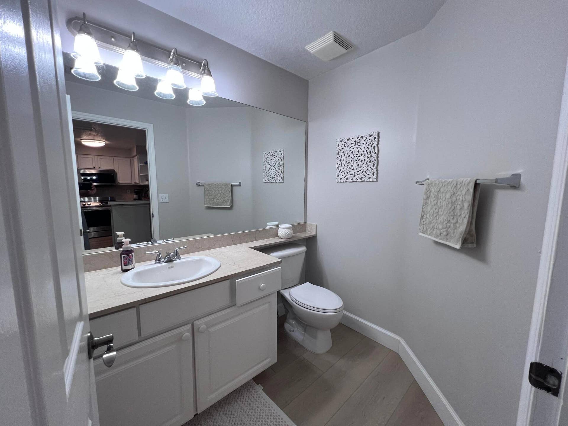 245 MURCIA Drive, #206, Jupiter, Jupiter, FL 33458 IMG_7503
