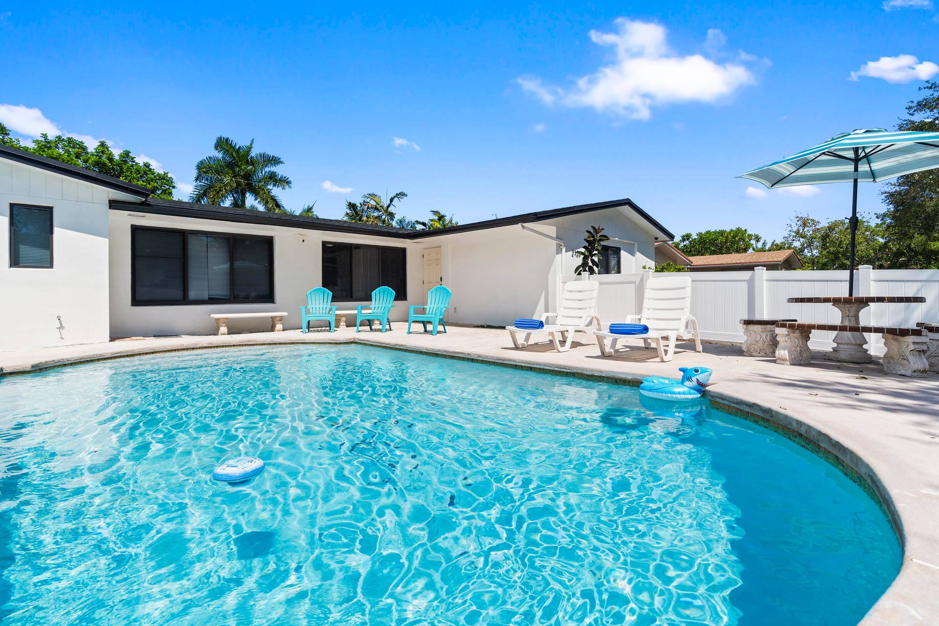 2121 NE 51st Court, Fort Lauderdale, FL 33308 01
