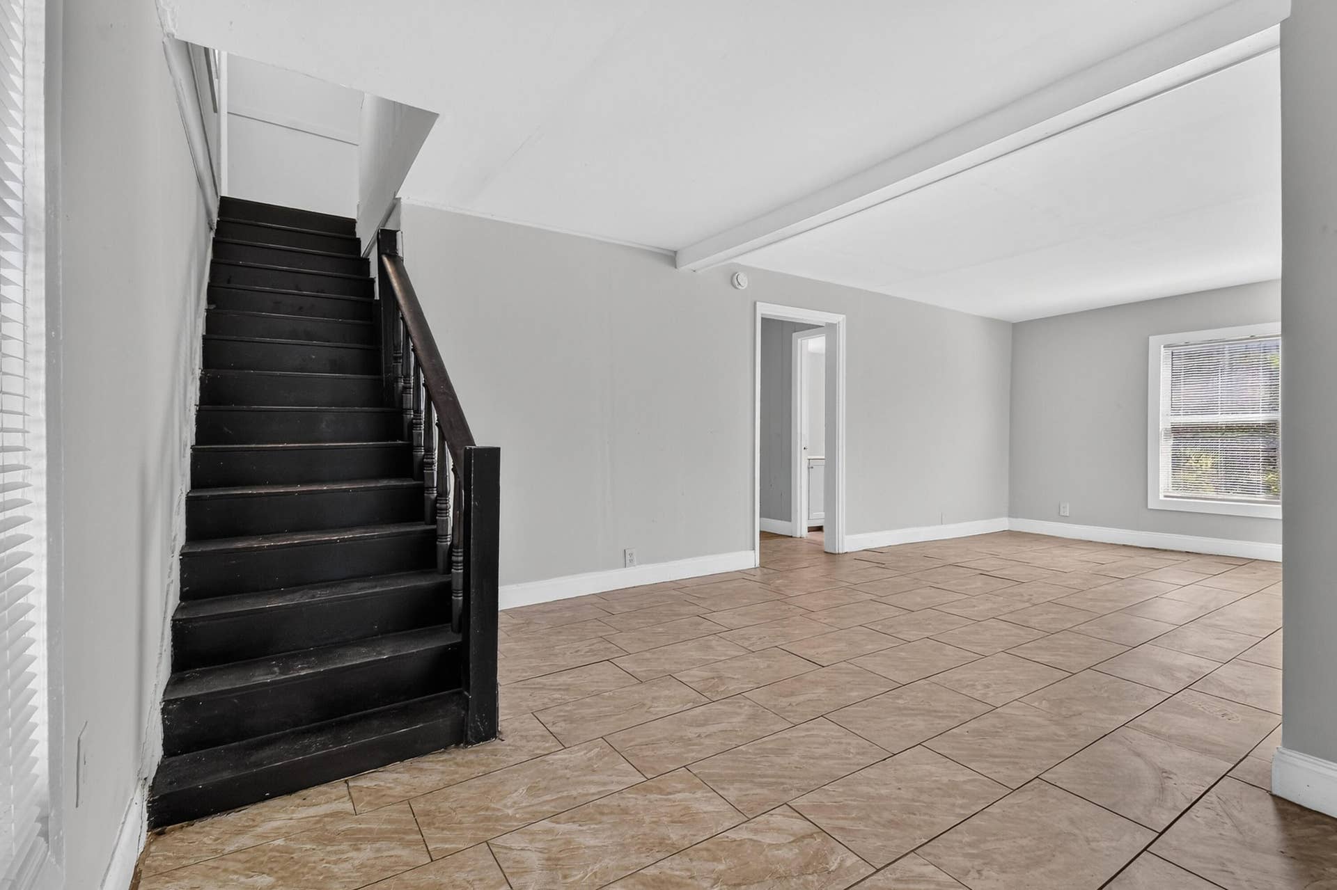 8857thStreet(6)