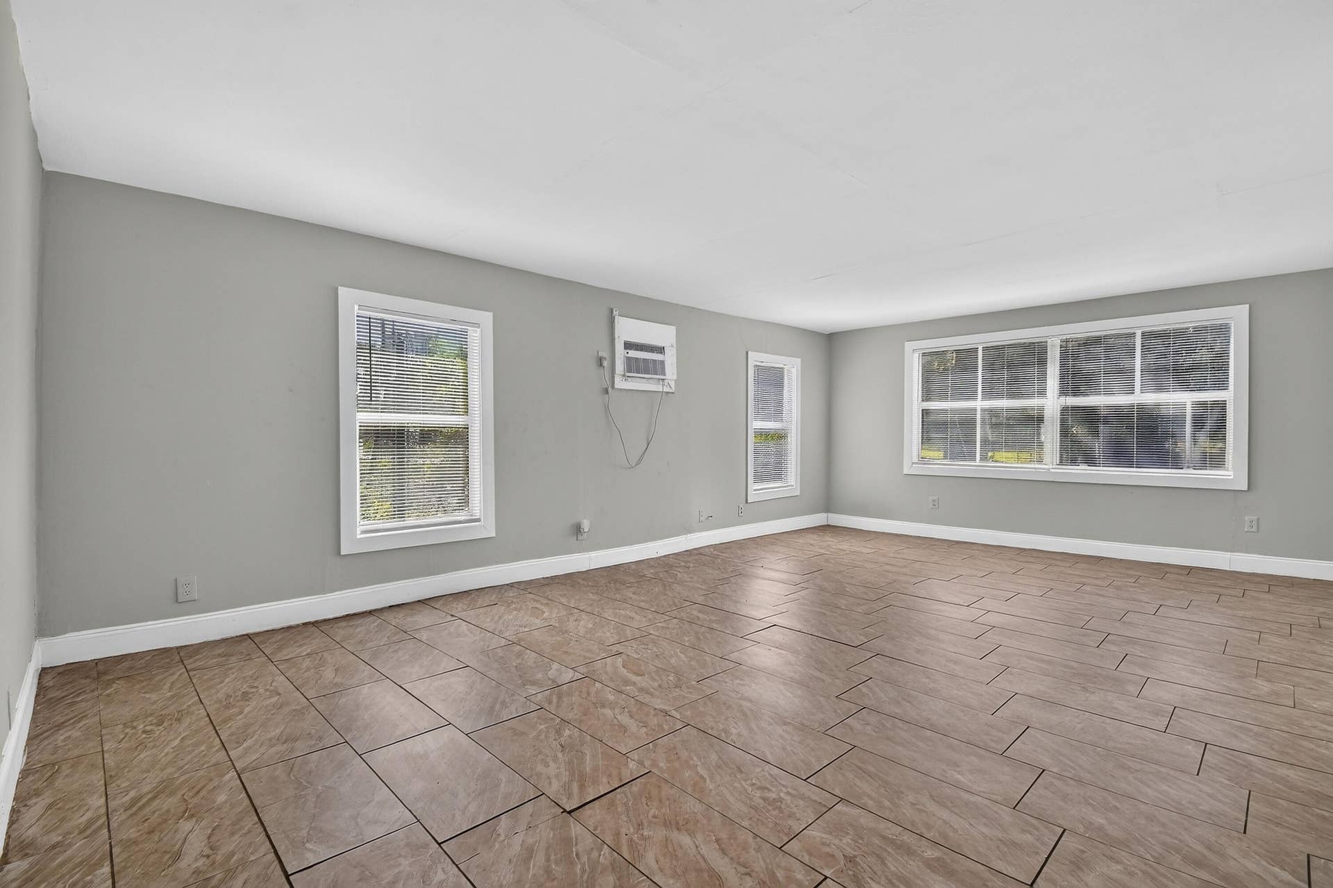 8857thStreet(7)