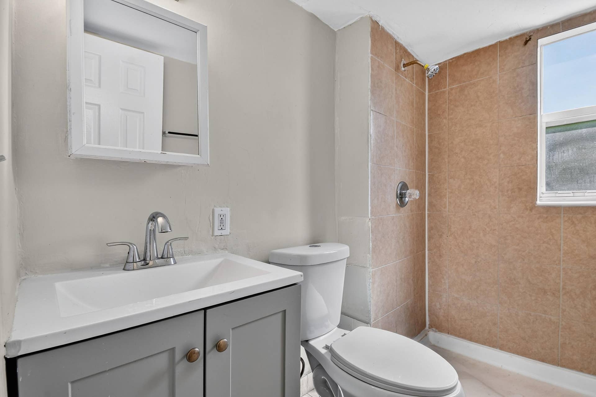 8857thStreet(18)
