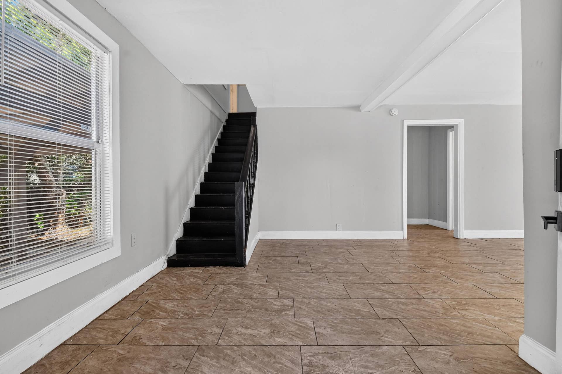 8857thStreet(5)
