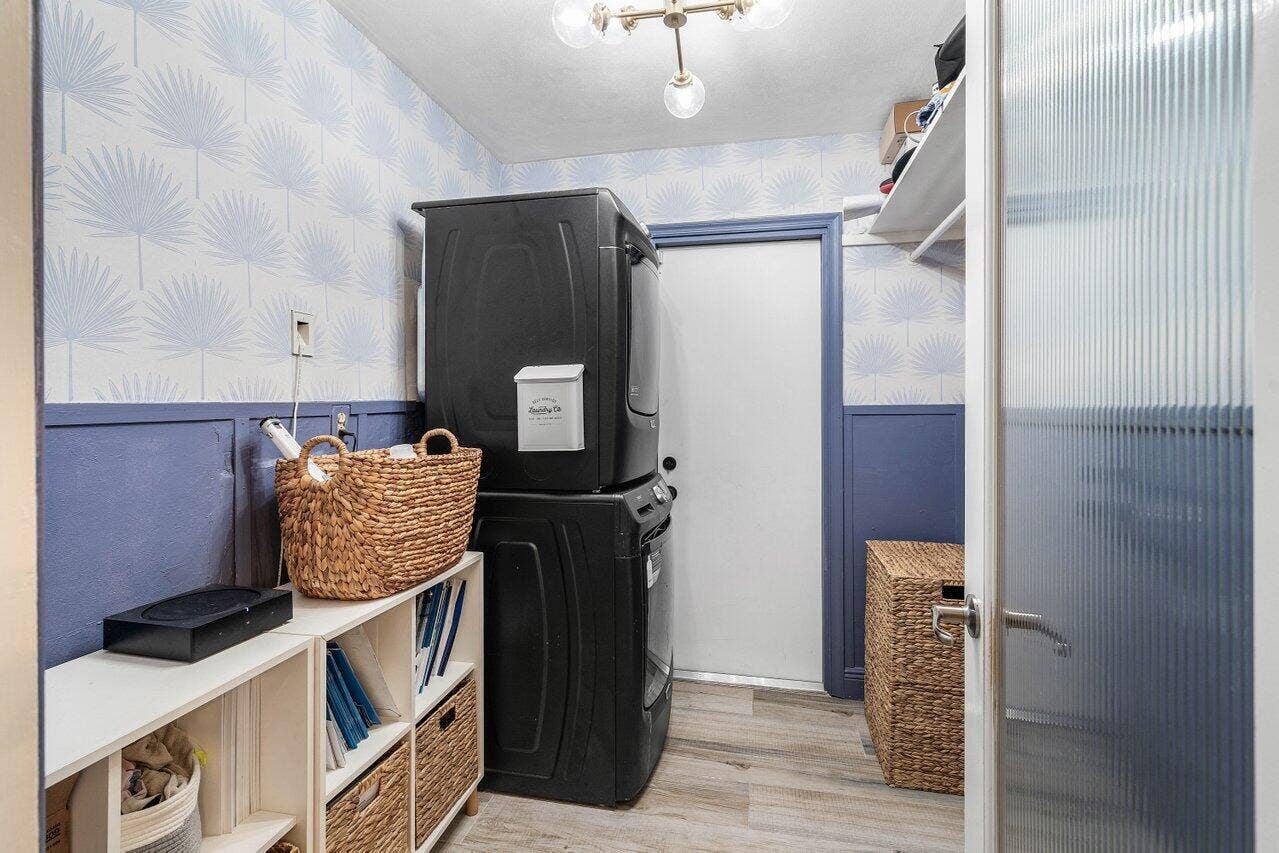 979 SW 13TH Drive, Boca Raton, FL 33486 Laundry