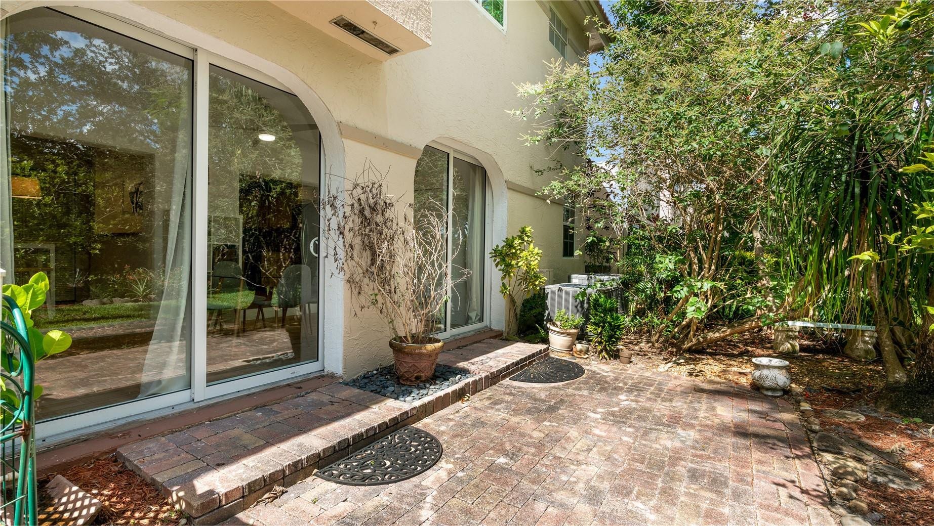 6525 VIA REGINA, #0100, Boca Raton, FL 33433 Private Spacious Outdoor Garden Area
