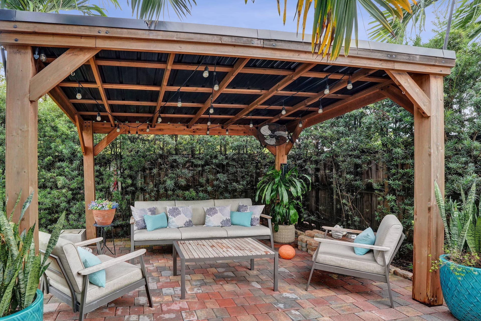 Backyard pergola - relax outside on sunny days