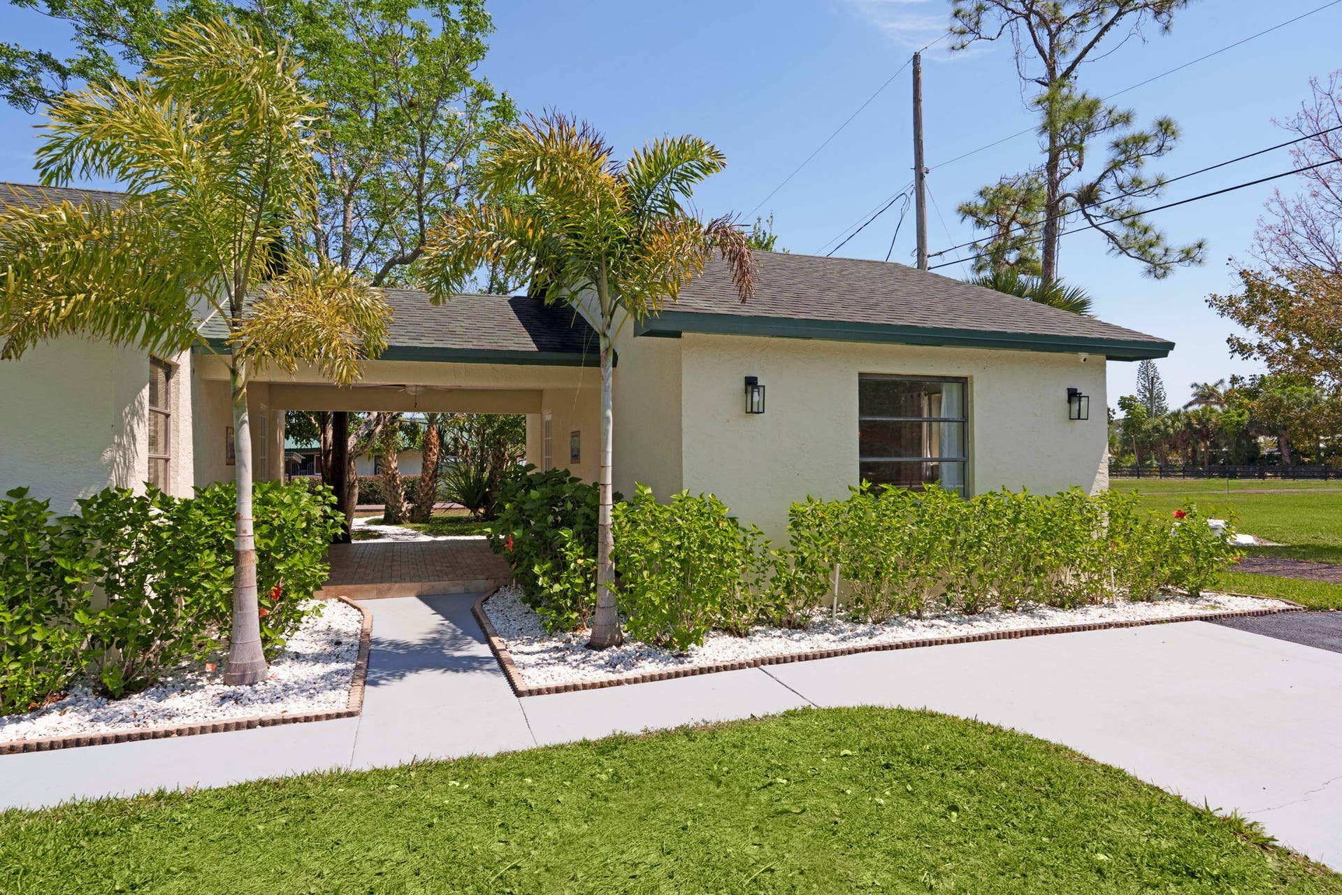 3-web-or-mls-A7408516