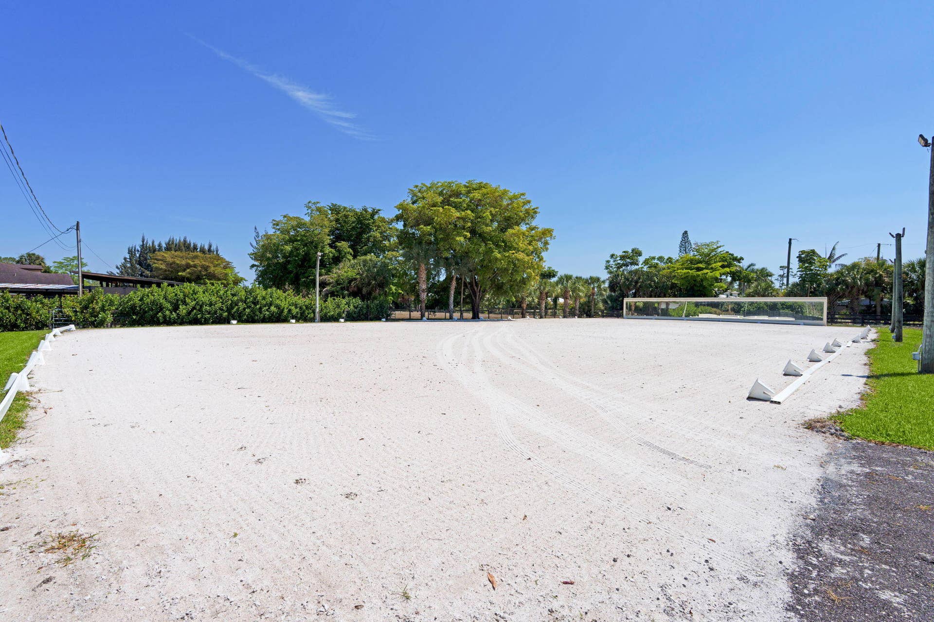 65-web-or-mls-A7408526