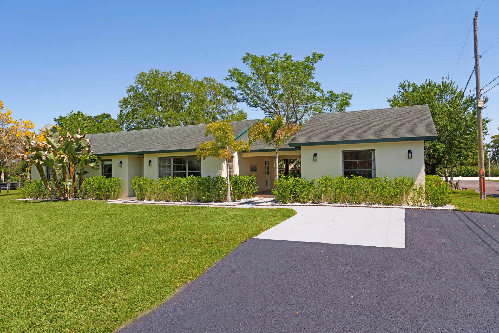 6-web-or-mls-A7408510