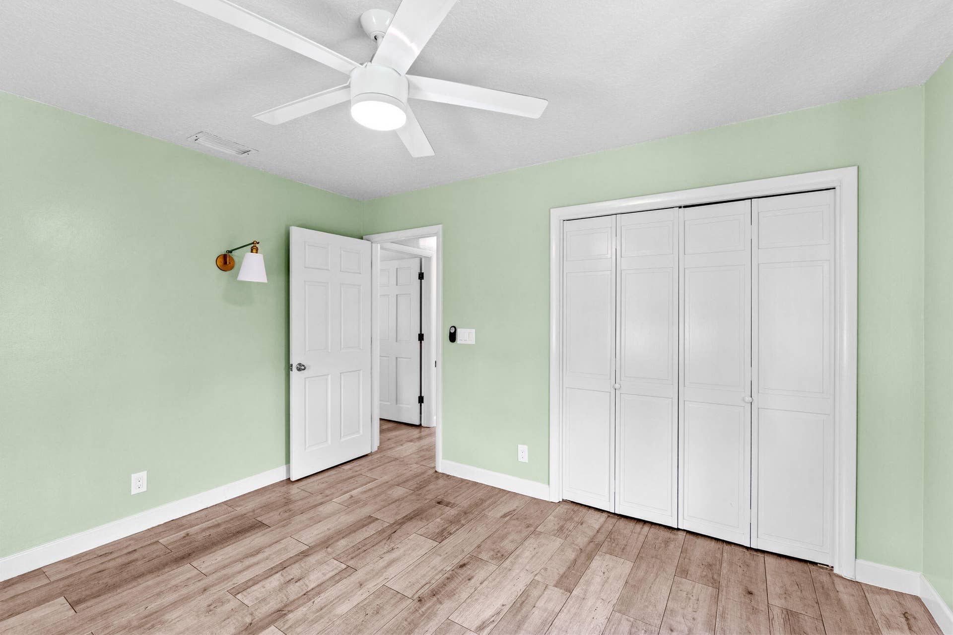 26-web-or-mls-A7408633