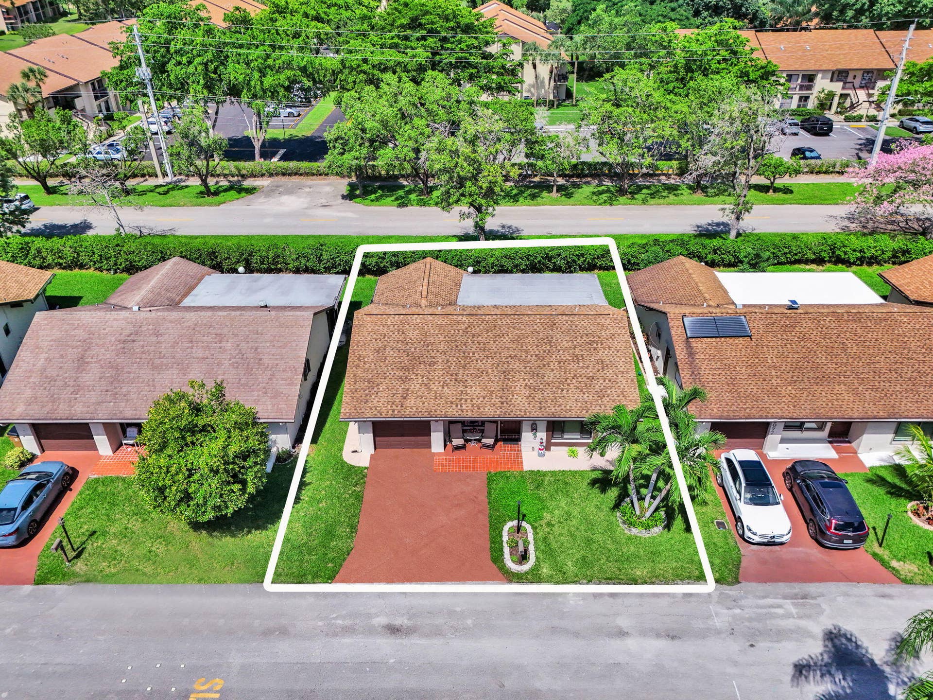 2085 SW 15th Place, Deerfield Beach, FL 33442 1-web-or-mls-CAM_20261004134455_0045_W