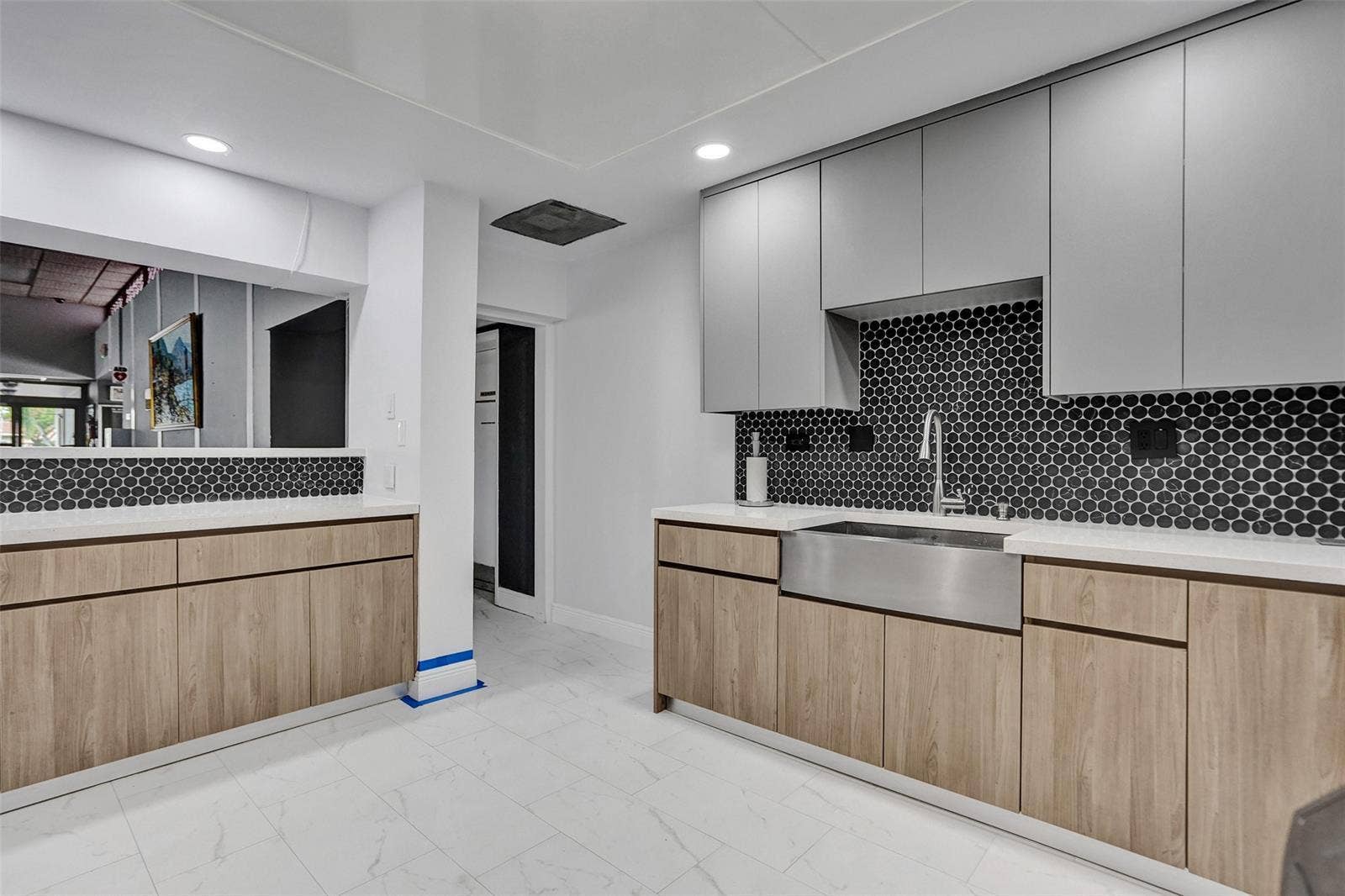 2085 SW 15th Place, Deerfield Beach, FL 33442 Look at that clubhouse kitchen