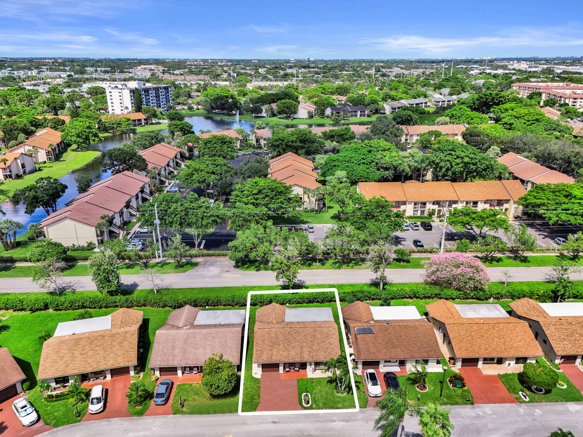 2085 SW 15th Place, Deerfield Beach, FL 33442 7-web-or-mls-CAM_20261004134544_0051_W