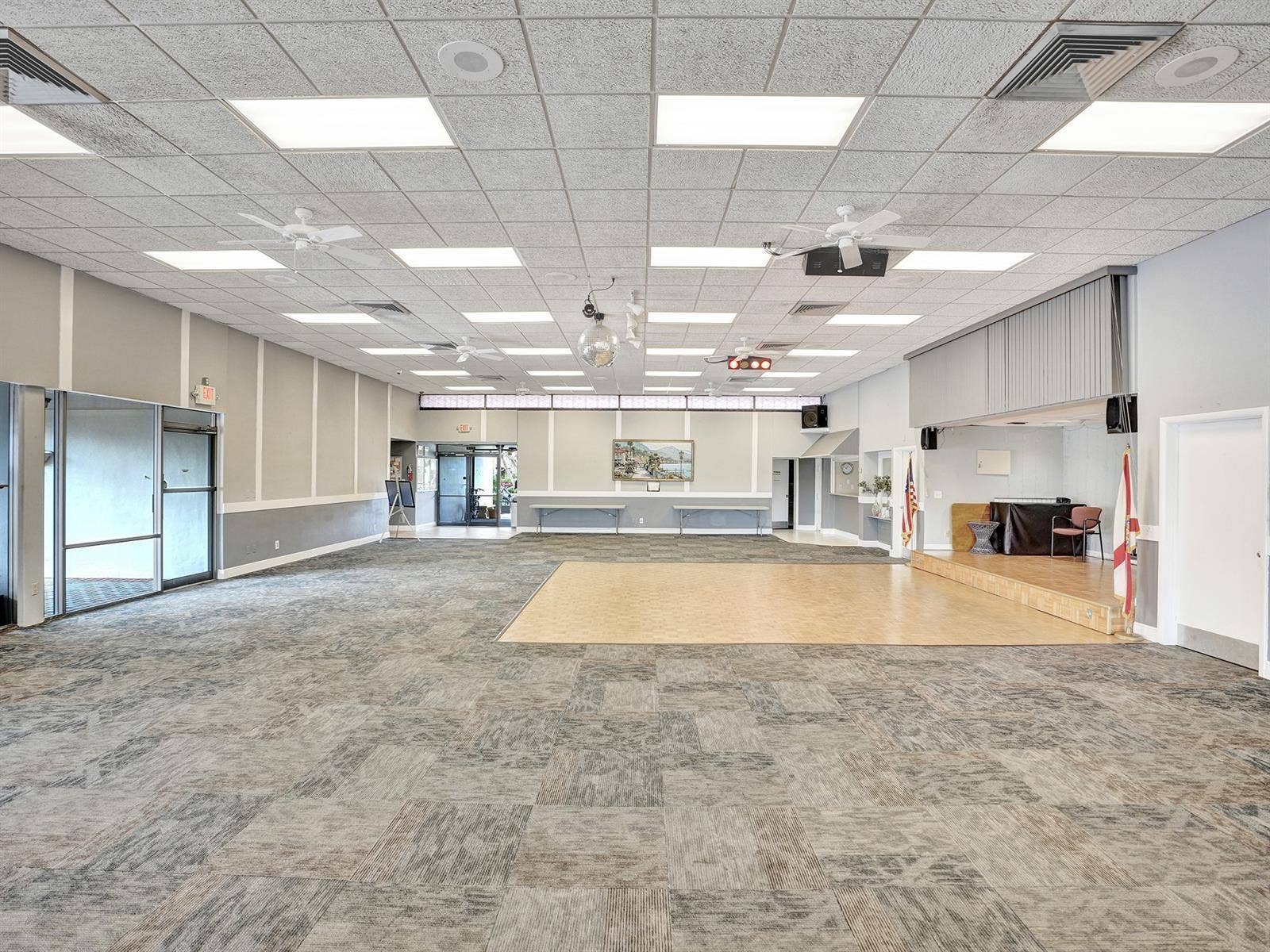 2085 SW 15th Place, Deerfield Beach, FL 33442 Functions/meeting and more room