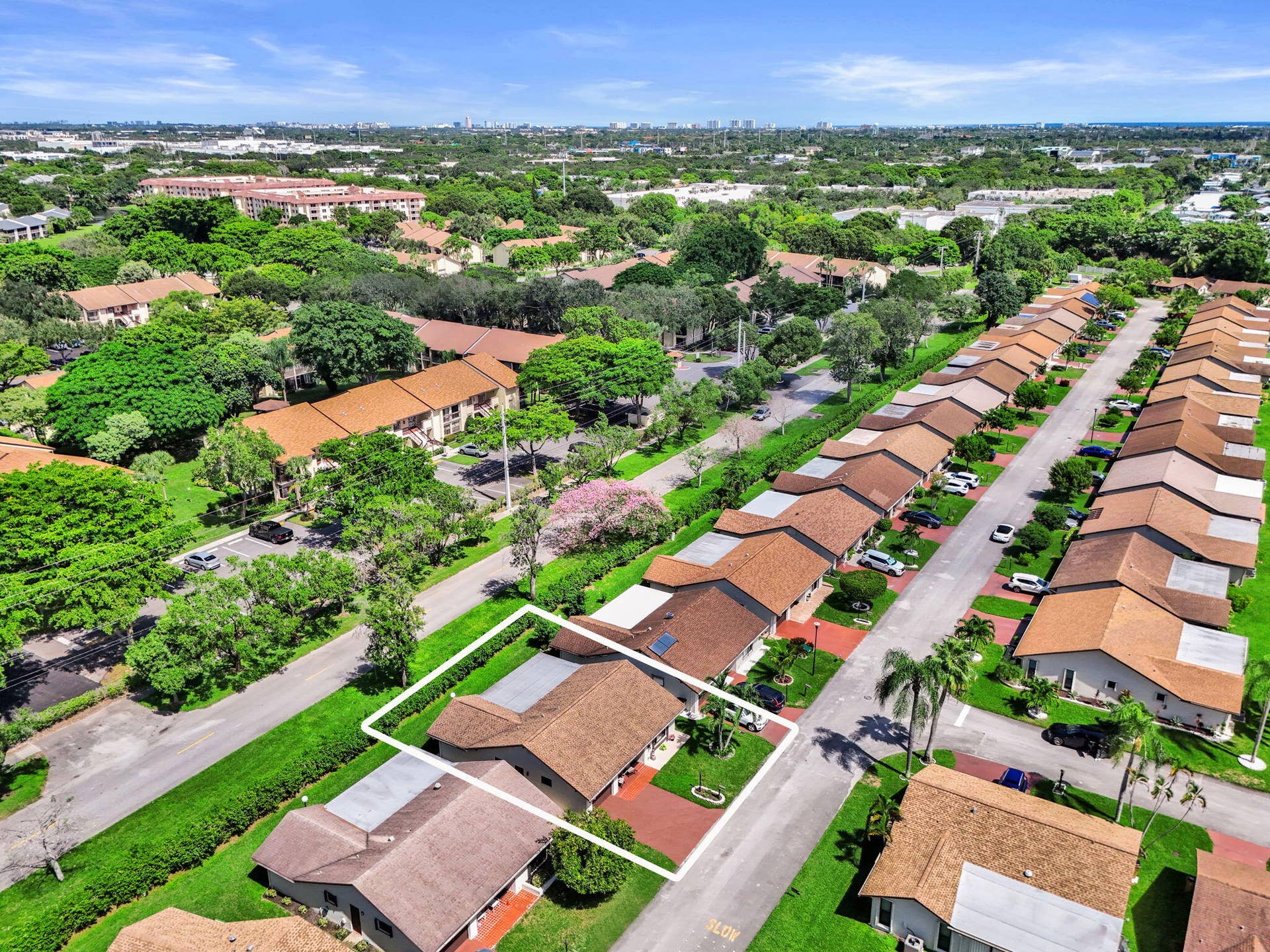 2085 SW 15th Place, Deerfield Beach, FL 33442 8-web-or-mls-CAM_20261004134551_0052_W