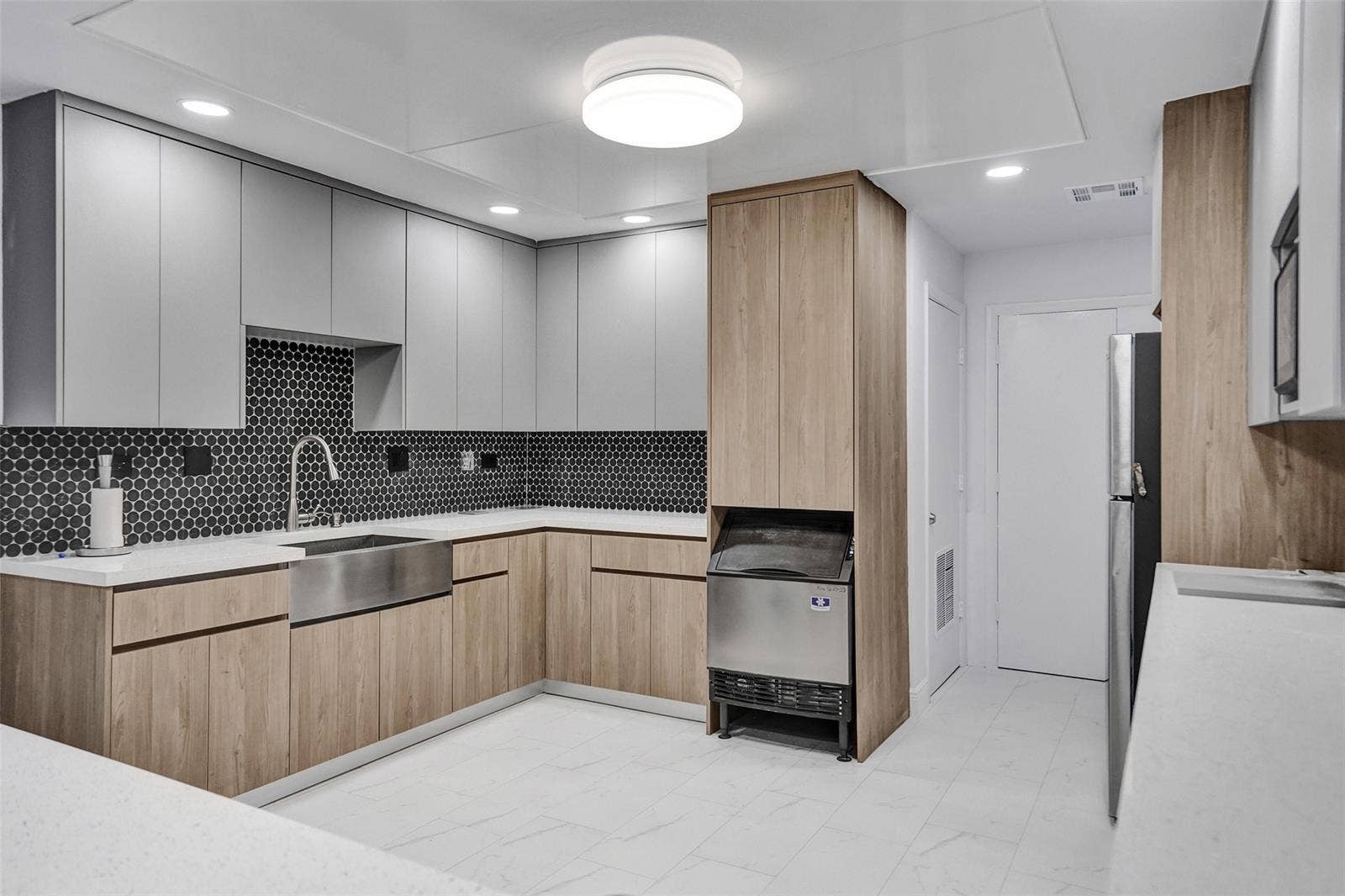 2085 SW 15th Place, Deerfield Beach, FL 33442 Update clubhouse kitchen