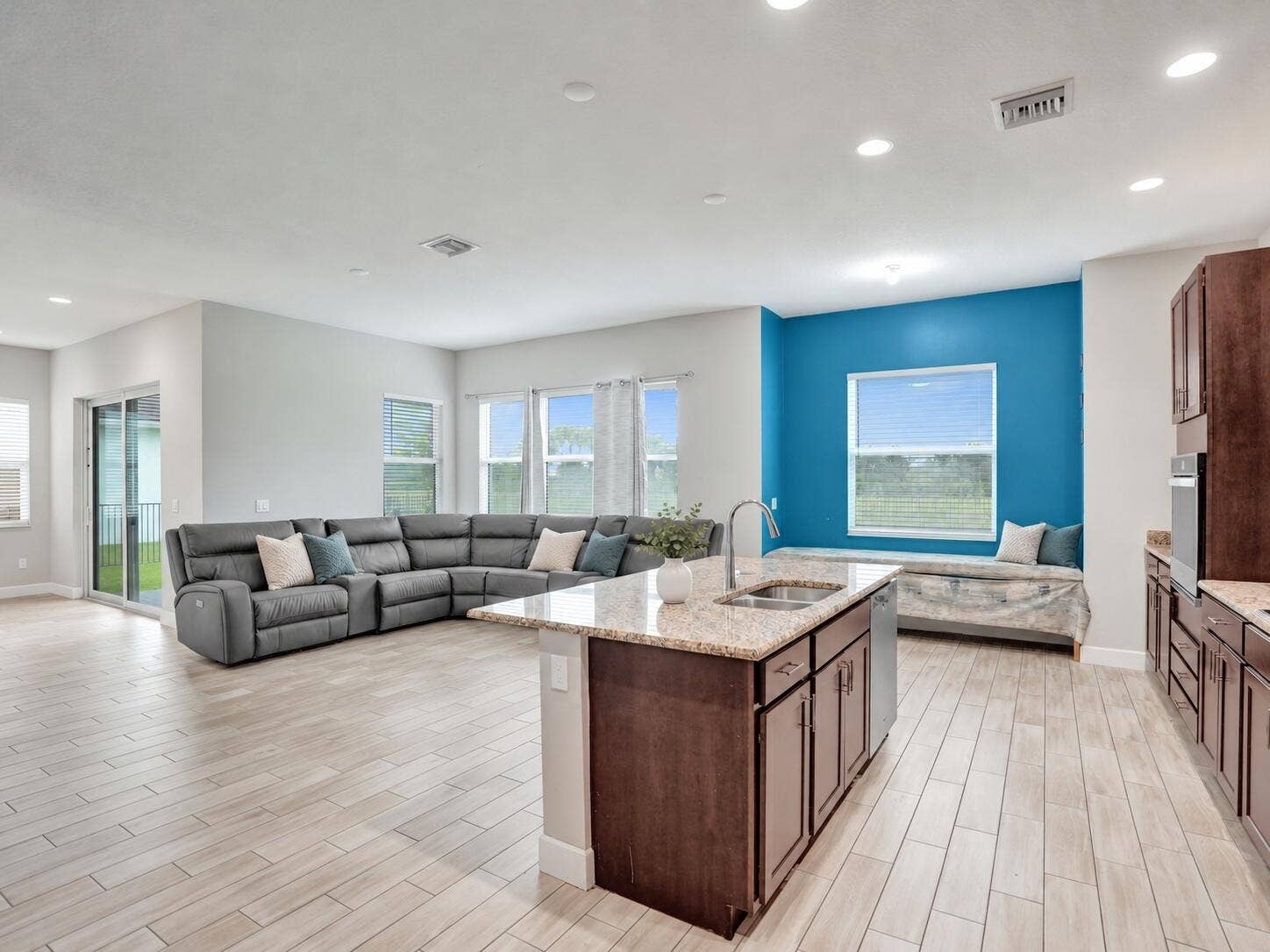4655 CITRON Way, Westlake, FL 33470 Open-concept living area