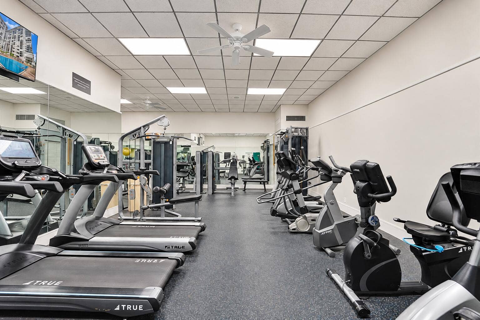 4280 Galt Ocean Drive, #2C, Fort Lauderdale, FL 33308 Balanced natural-light property photogra