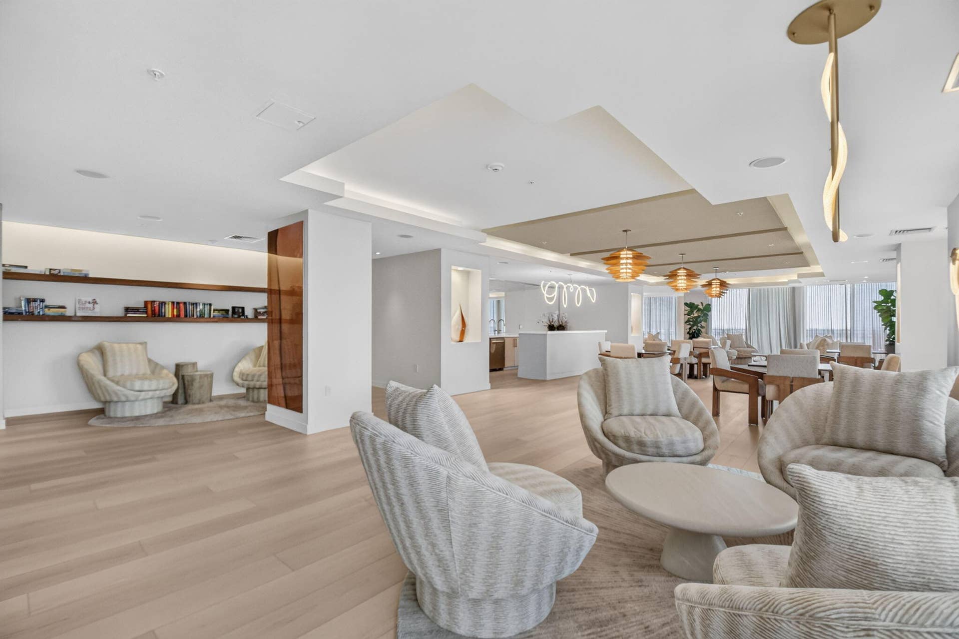 550 OKEECHOBEE Boulevard, #1618, West Palm Beach, West Palm Beach, FL 33401 Recessed lighting, wood-finish flooring, built-in shelving, tray ceiling, and decorative pendant light fixtures