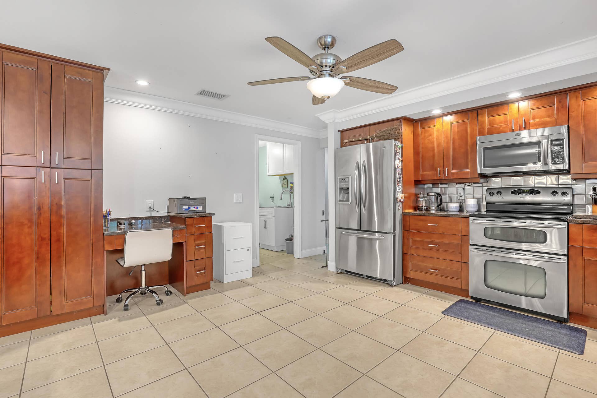 15862 121ST Terrace N, Jupiter, FL 33478 kitchen to laundry 15862 121st Terrace (
