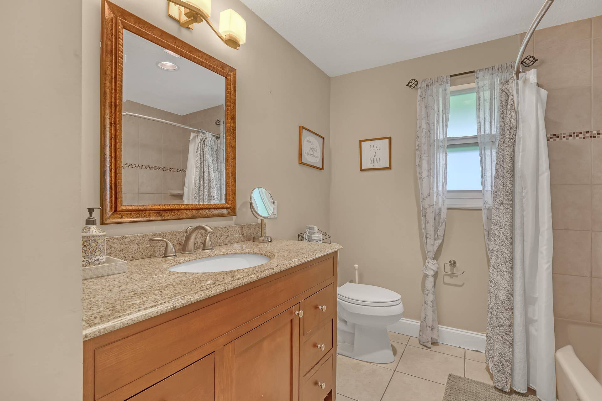 15862 121ST Terrace N, Jupiter, FL 33478 main bath 2 15862 121st Terrace (36)