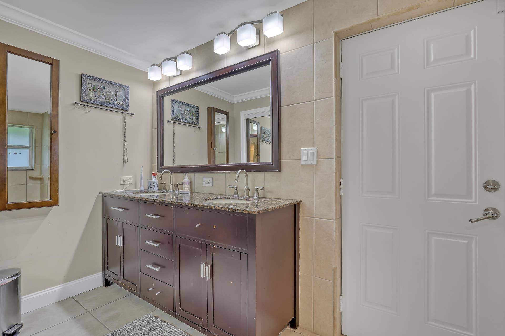 15862 121ST Terrace N, Jupiter, FL 33478 main bath 1 vanity 15862 121st Terrace (