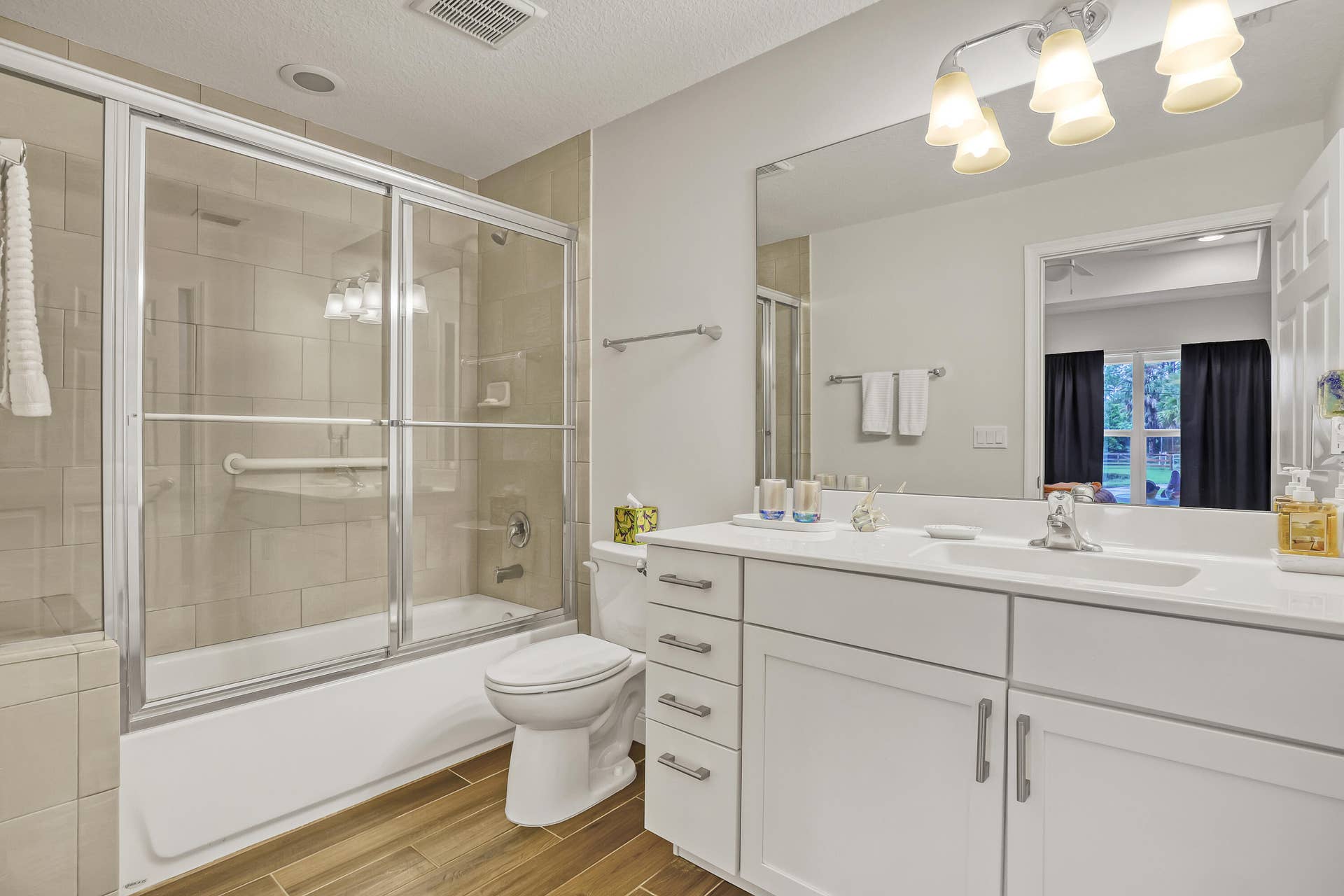 15862 121ST Terrace N, Jupiter, FL 33478 guest bath 2 15862 121st Terrace (68)