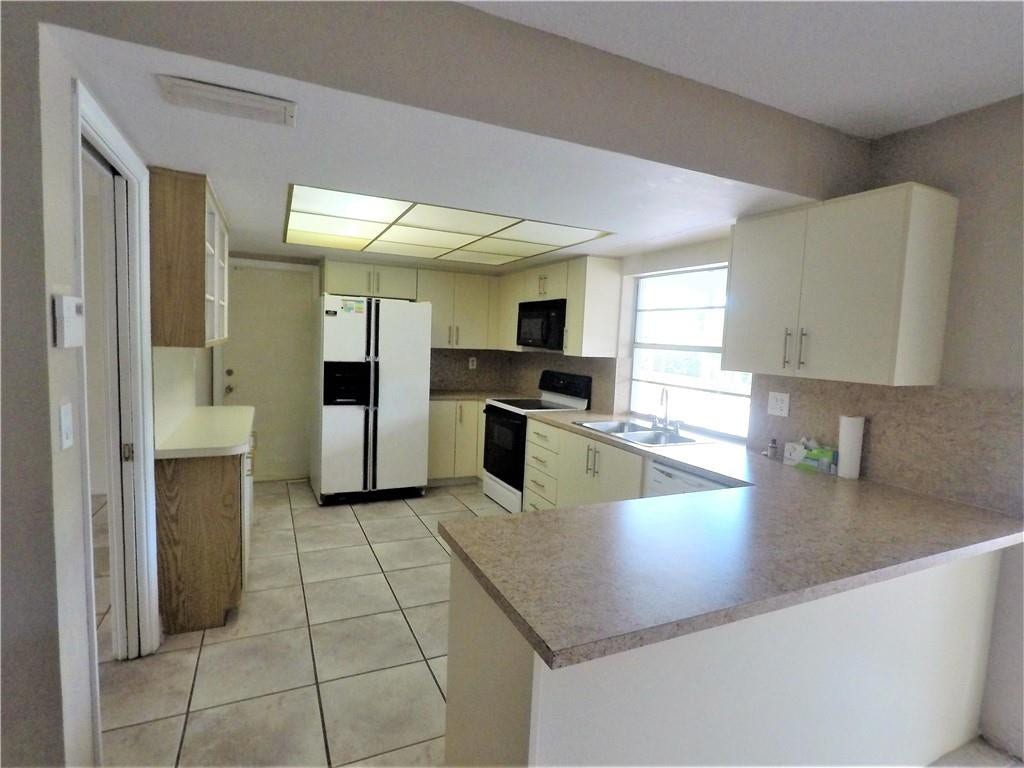 7221 NW 10TH Place, Plantation, FL 33313 Photo 6