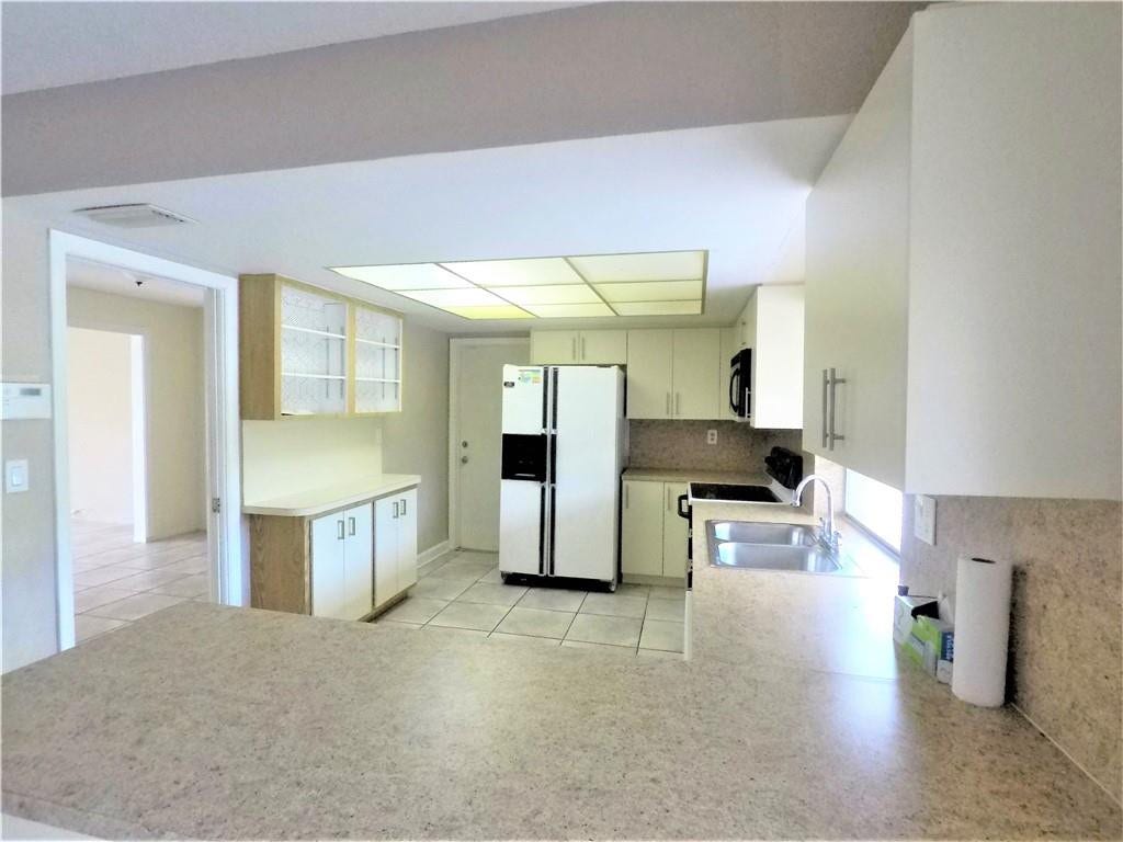7221 NW 10TH Place, Plantation, FL 33313 Photo 10