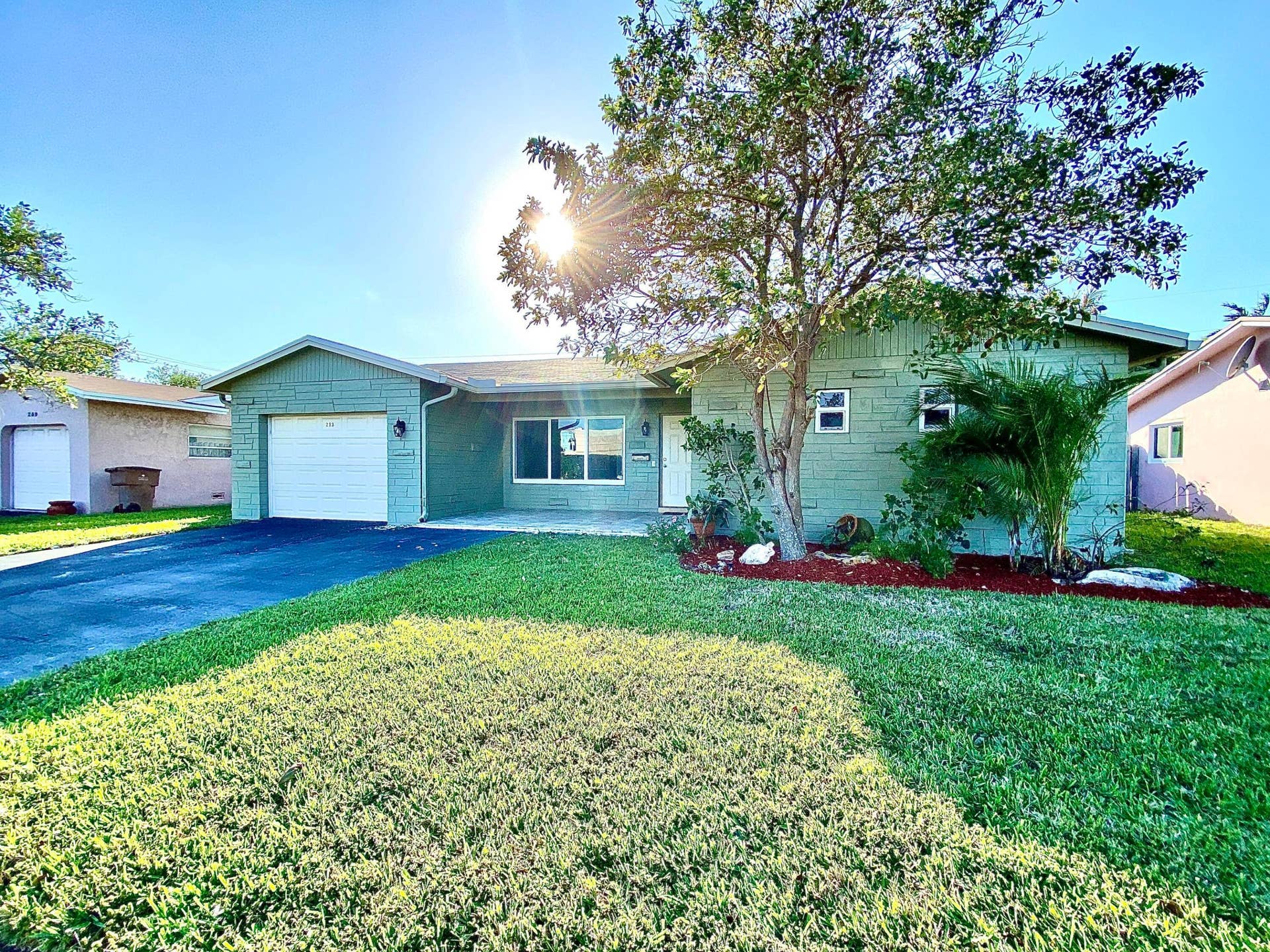 213 NE 9th Avenue, Deerfield Beach, FL 33441 Front Exterior