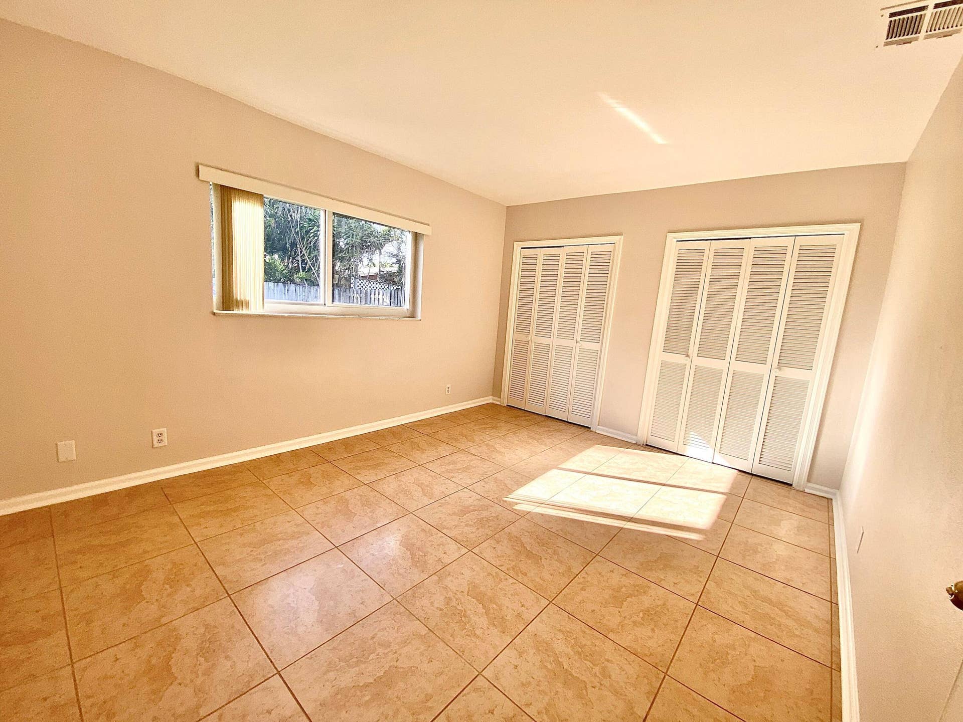 213 NE 9th Avenue, Deerfield Beach, FL 33441 Guest Bedroom