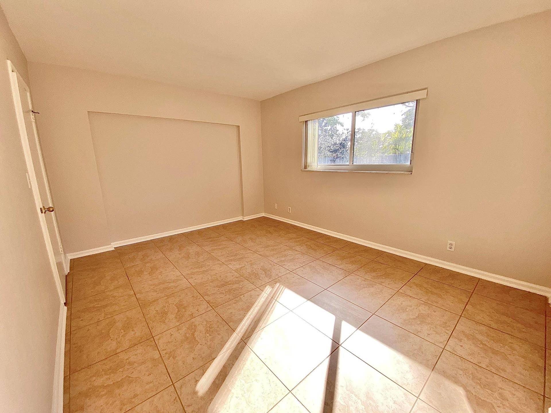 213 NE 9th Avenue, Deerfield Beach, FL 33441 Guest Bedroom