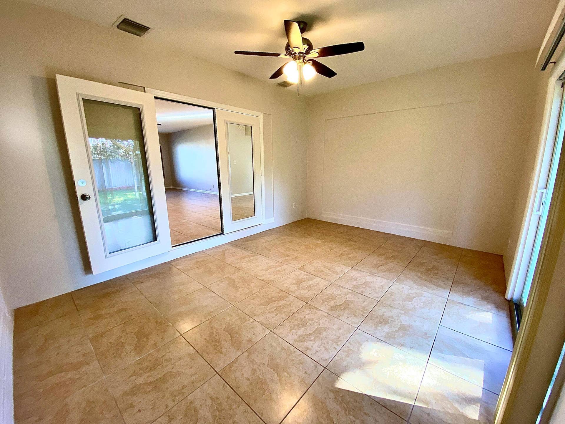 213 NE 9th Avenue, Deerfield Beach, FL 33441 Florida Room