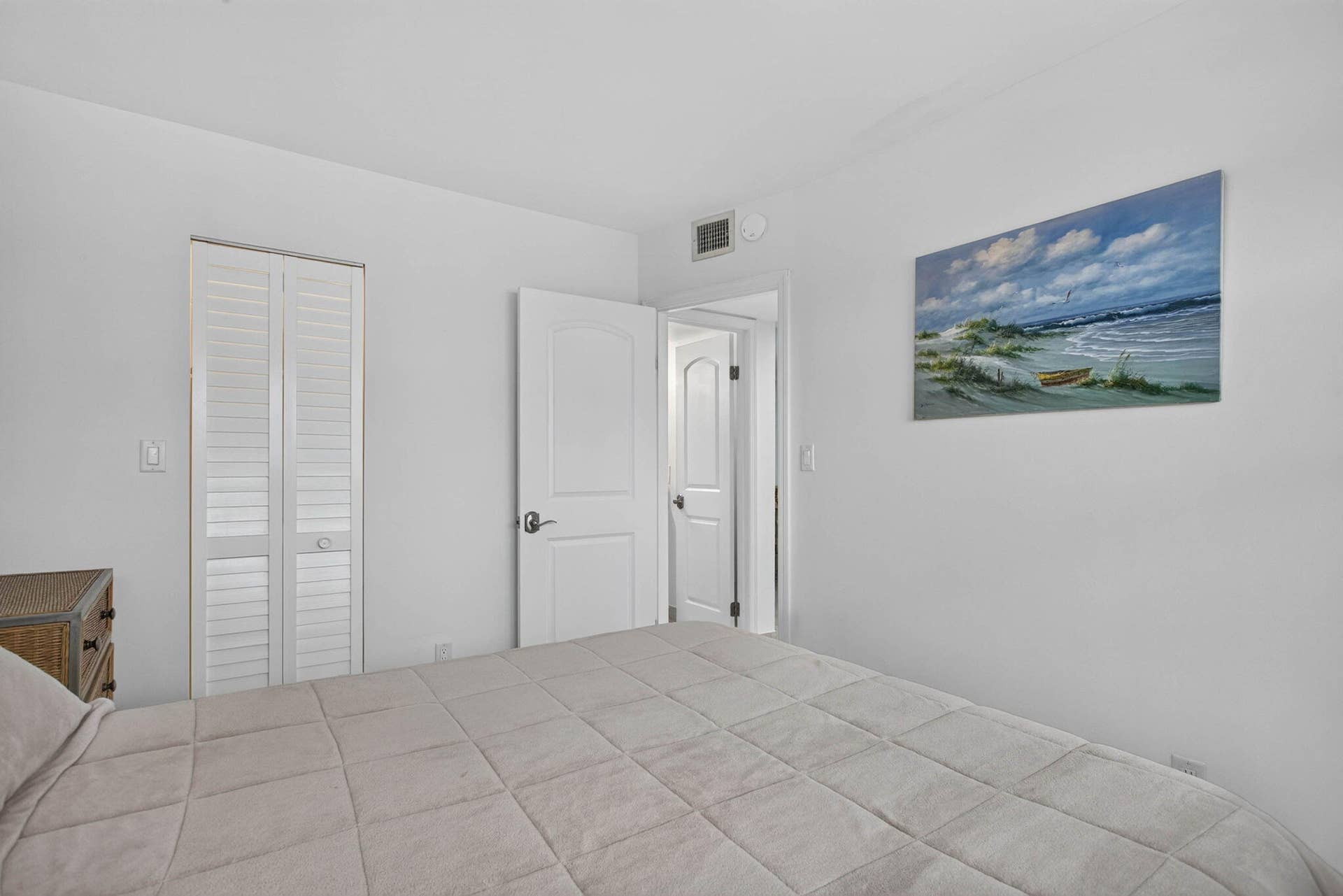 Guest bedroom