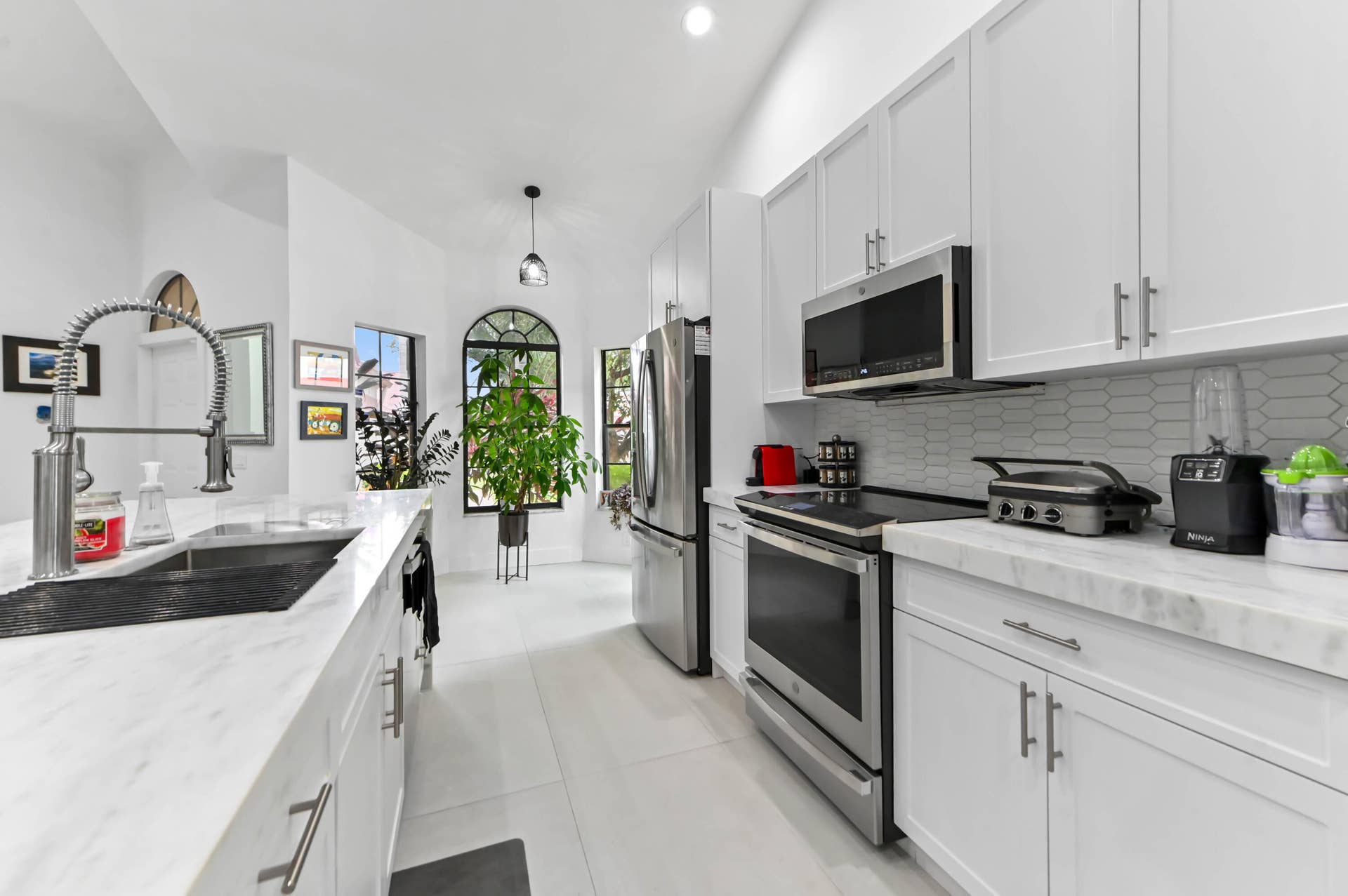 7829 Lexington Club Boulevard, #A, Delray Beach, FL 33446 13 kitchen 03