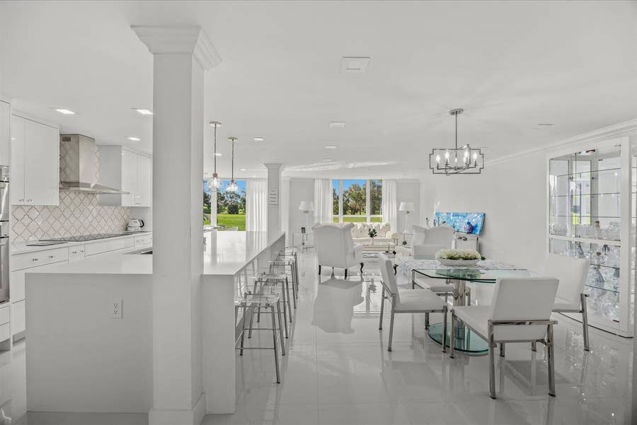 Property photo for 5390 WOODLAND LAKES Drive, #105, Palm Beach Gardens, FL