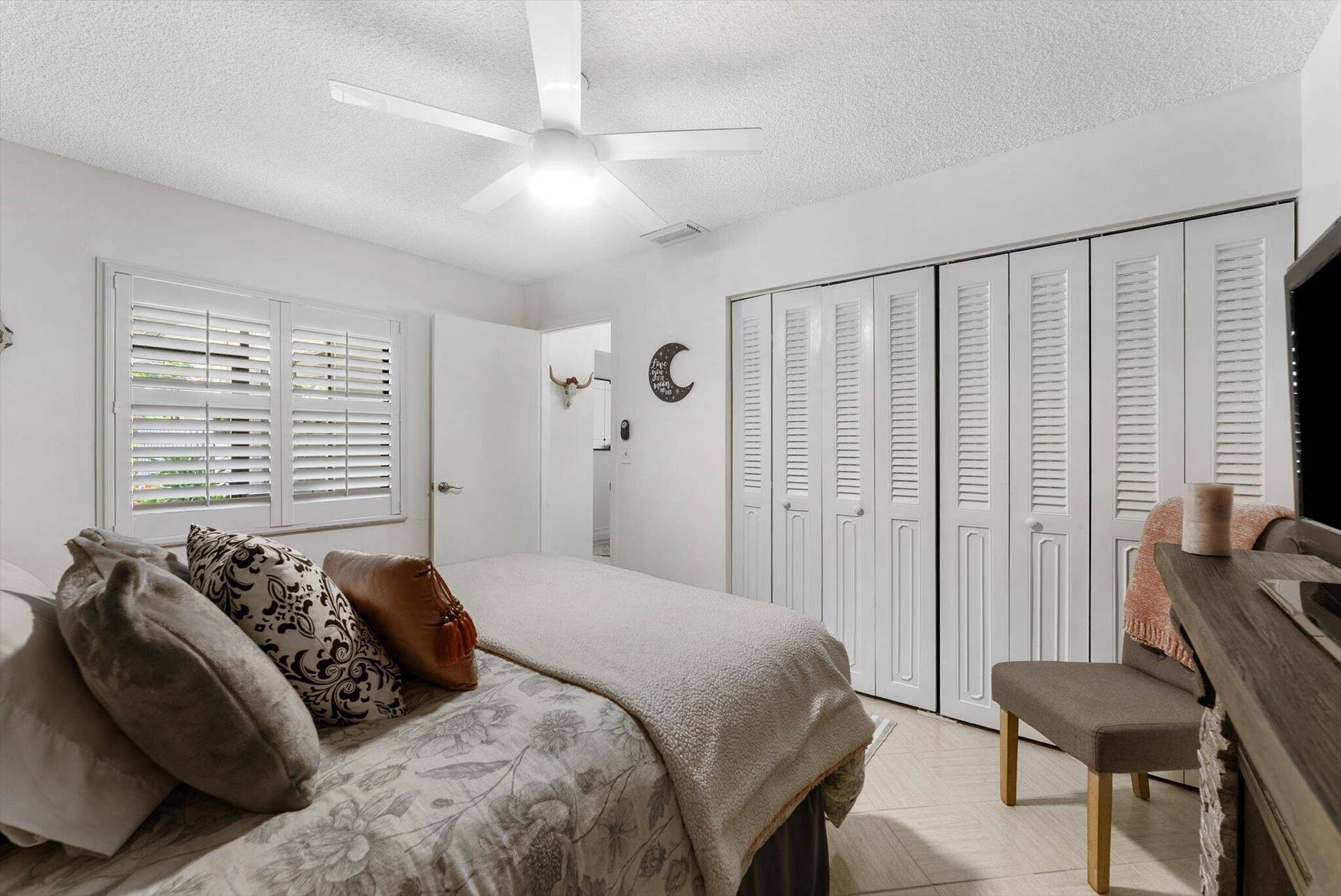 819 NW 25th Avenue, Delray Beach, FL 33445 Secondary Bedroom