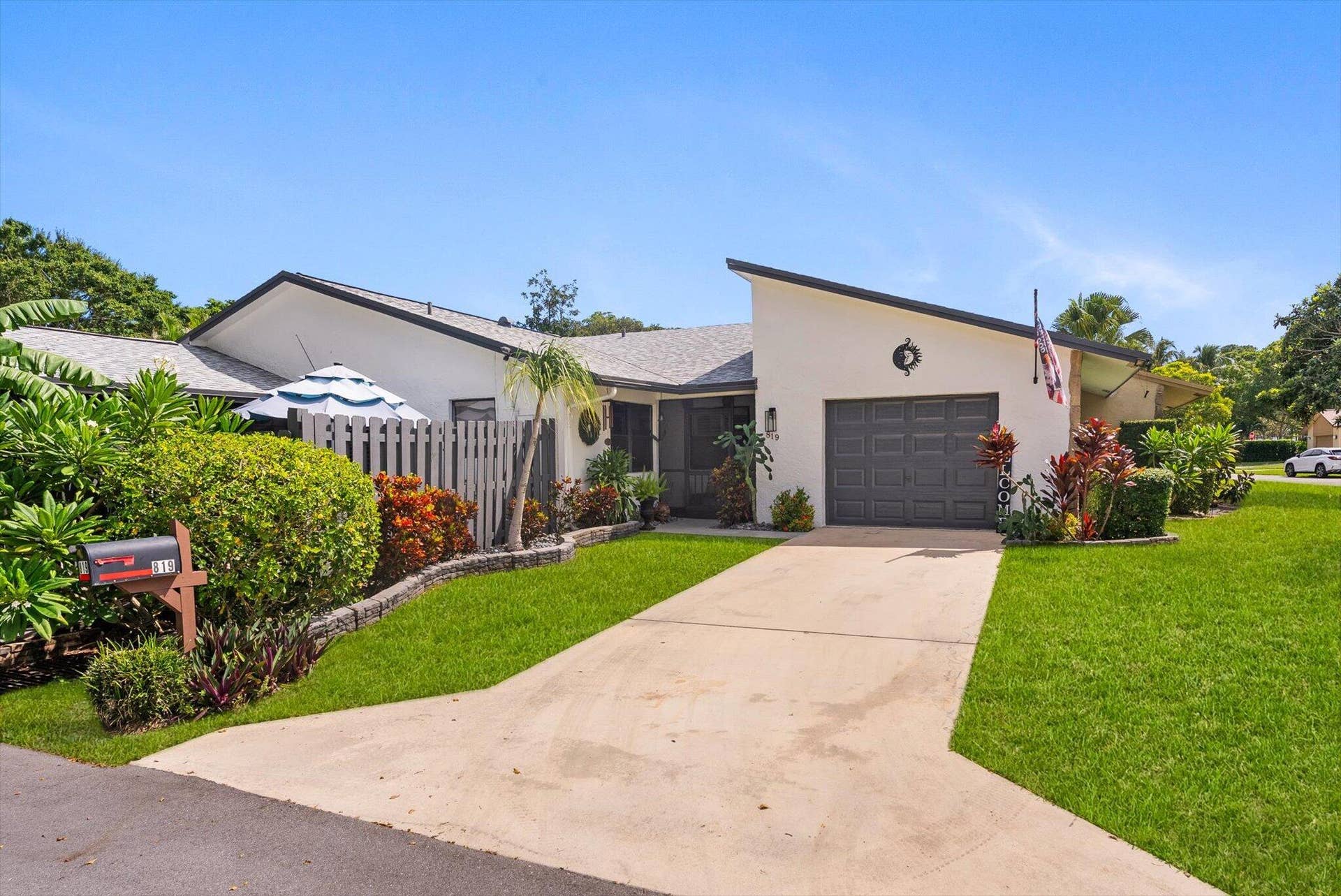 819 NW 25th Avenue, Delray Beach, FL 33445 Freshly Painted Home, Fully Fenced Private Back Yard