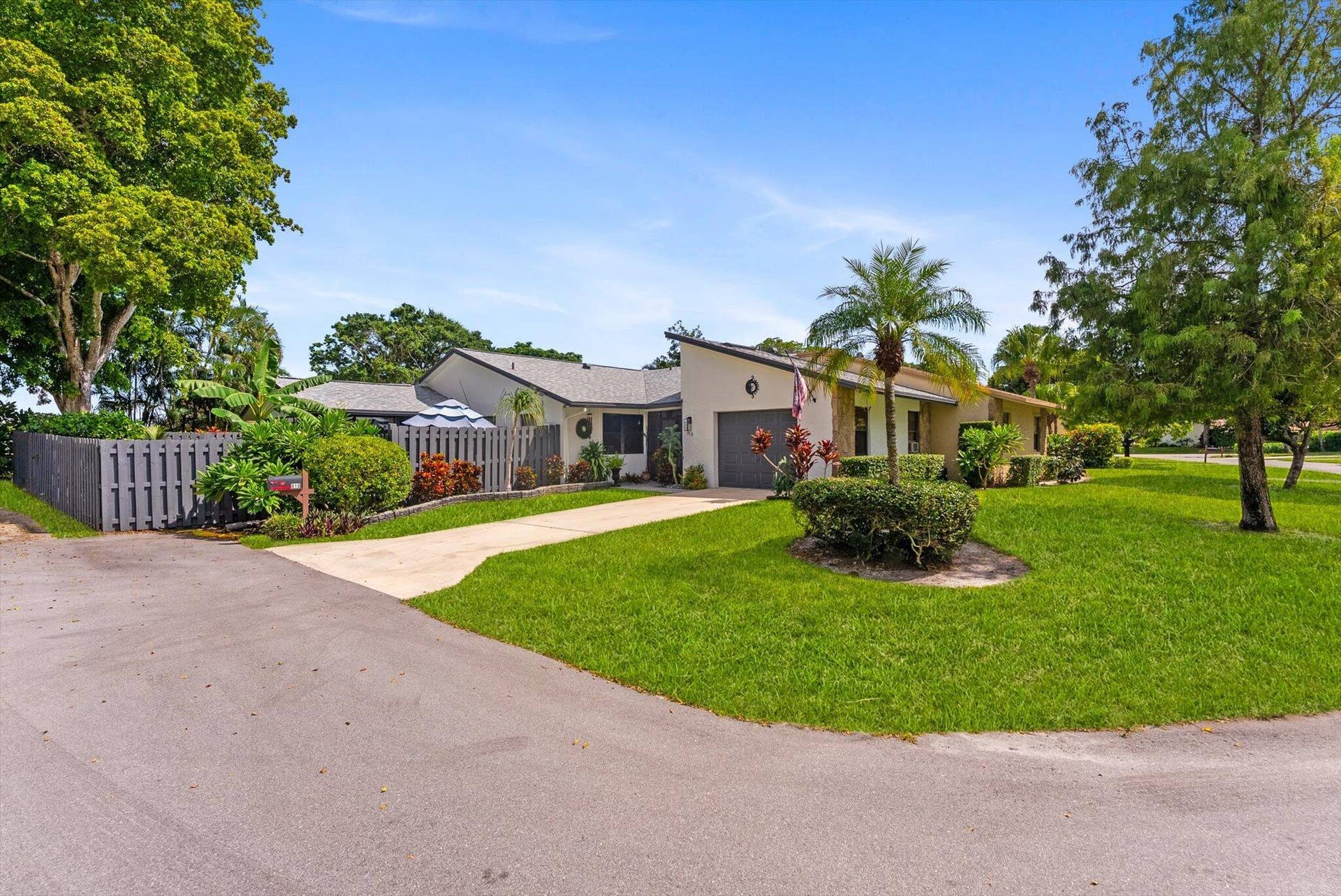 819 NW 25th Avenue, Delray Beach, FL 33445 Freshly Painted Home, Fully Fenced Private Back Yard