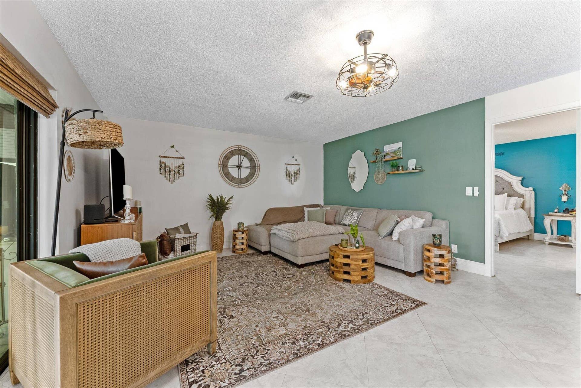 819 NW 25th Avenue, Delray Beach, FL 33445 Living Space