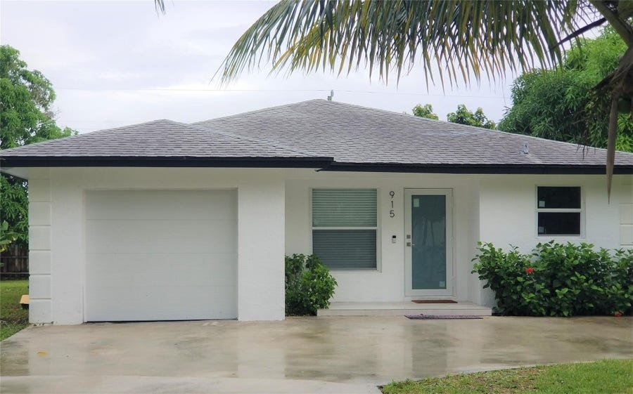 Property photo for 915 SE 2ND Avenue, Delray Beach, FL